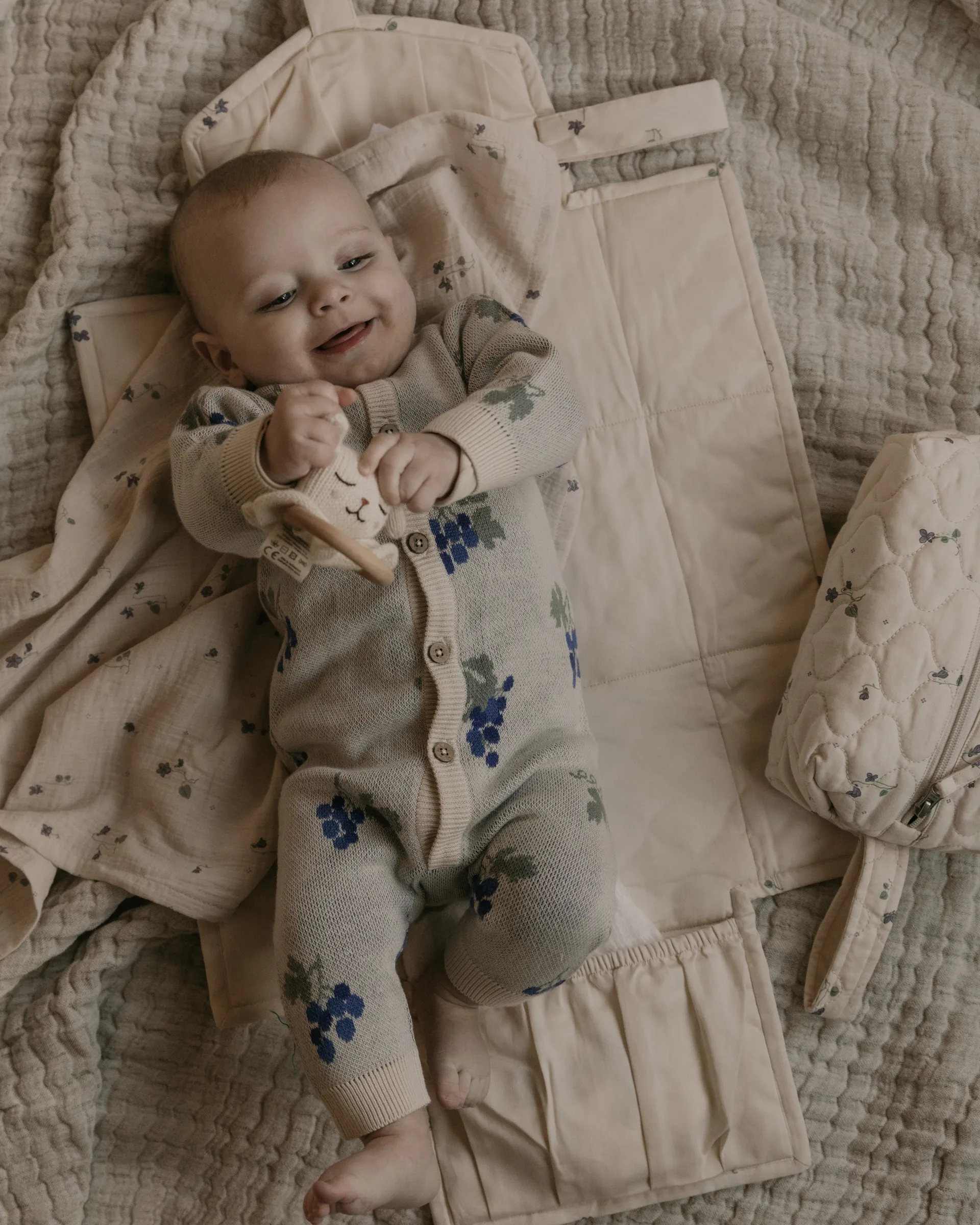 Viola Satin change to go, tragbare Wickelauflage, 46x80 cm Garbo&Friends