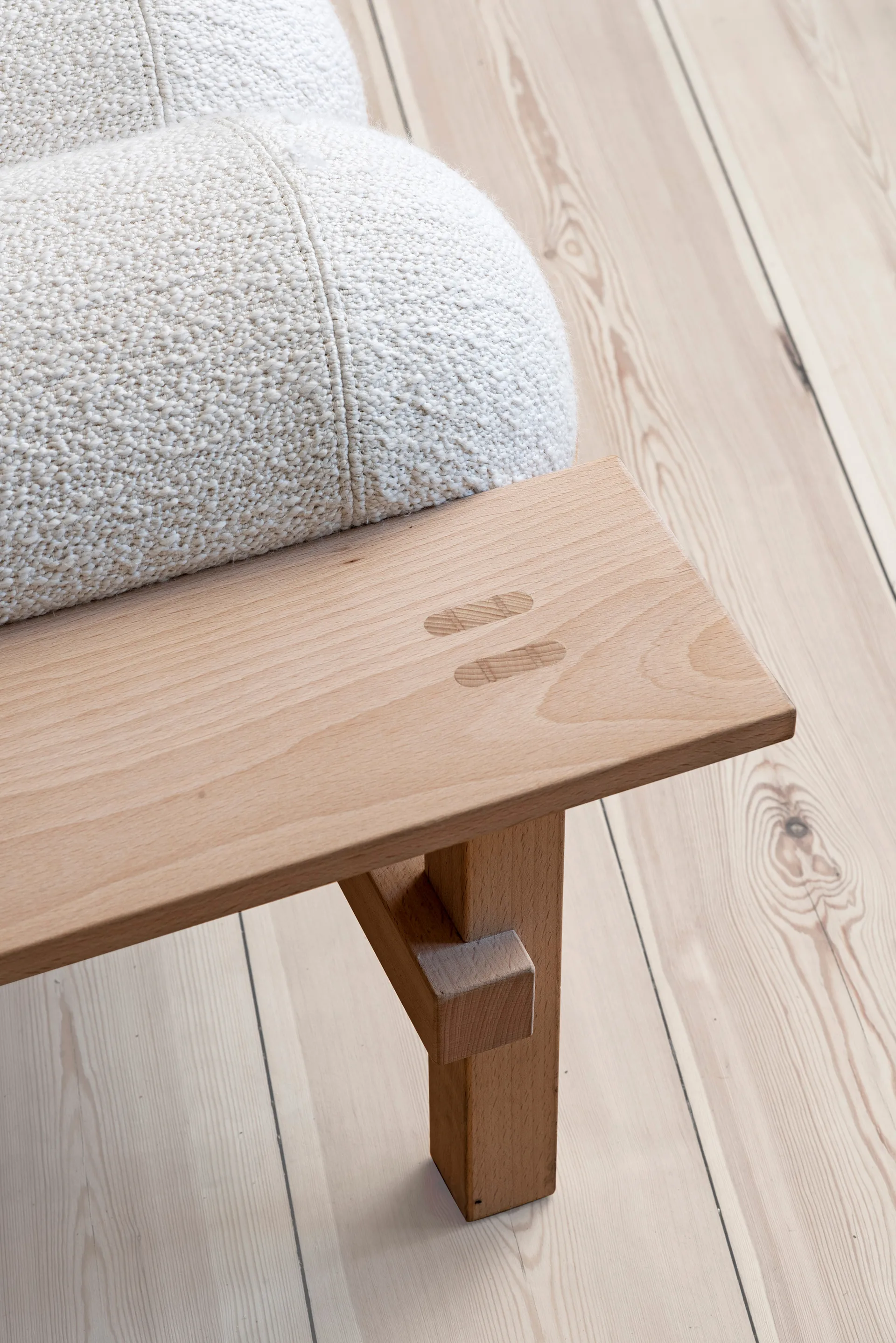 Dag Tagesbett, Buche-Barnum bouclé 01 Off white Gärsnäs