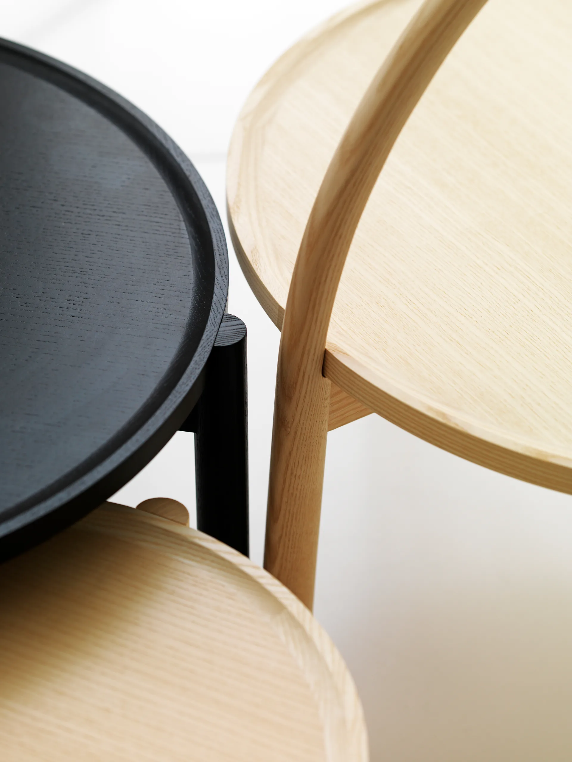 Elna Couchtisch, Esche-white-Ø60 cm m. Bügel Gärsnäs