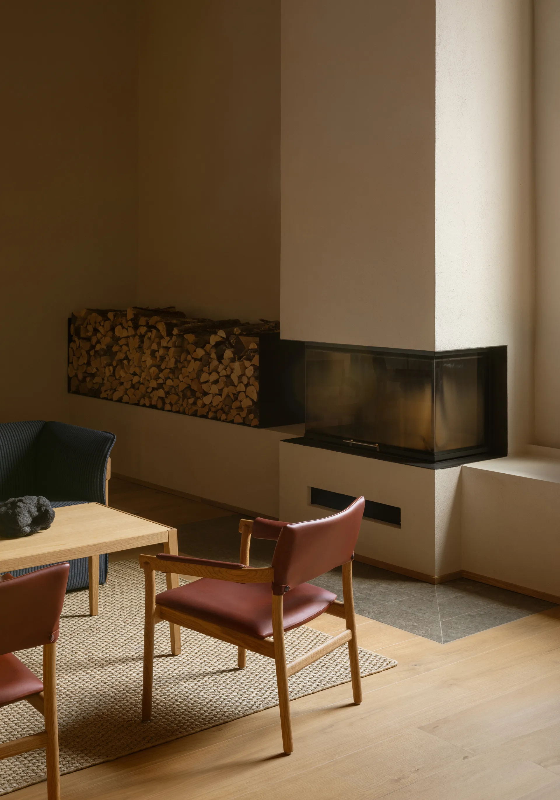 Vyn Sessel mit gepolsteter Rückenlehne, Monocoat natural-Elmosoft 43283 Gärsnäs