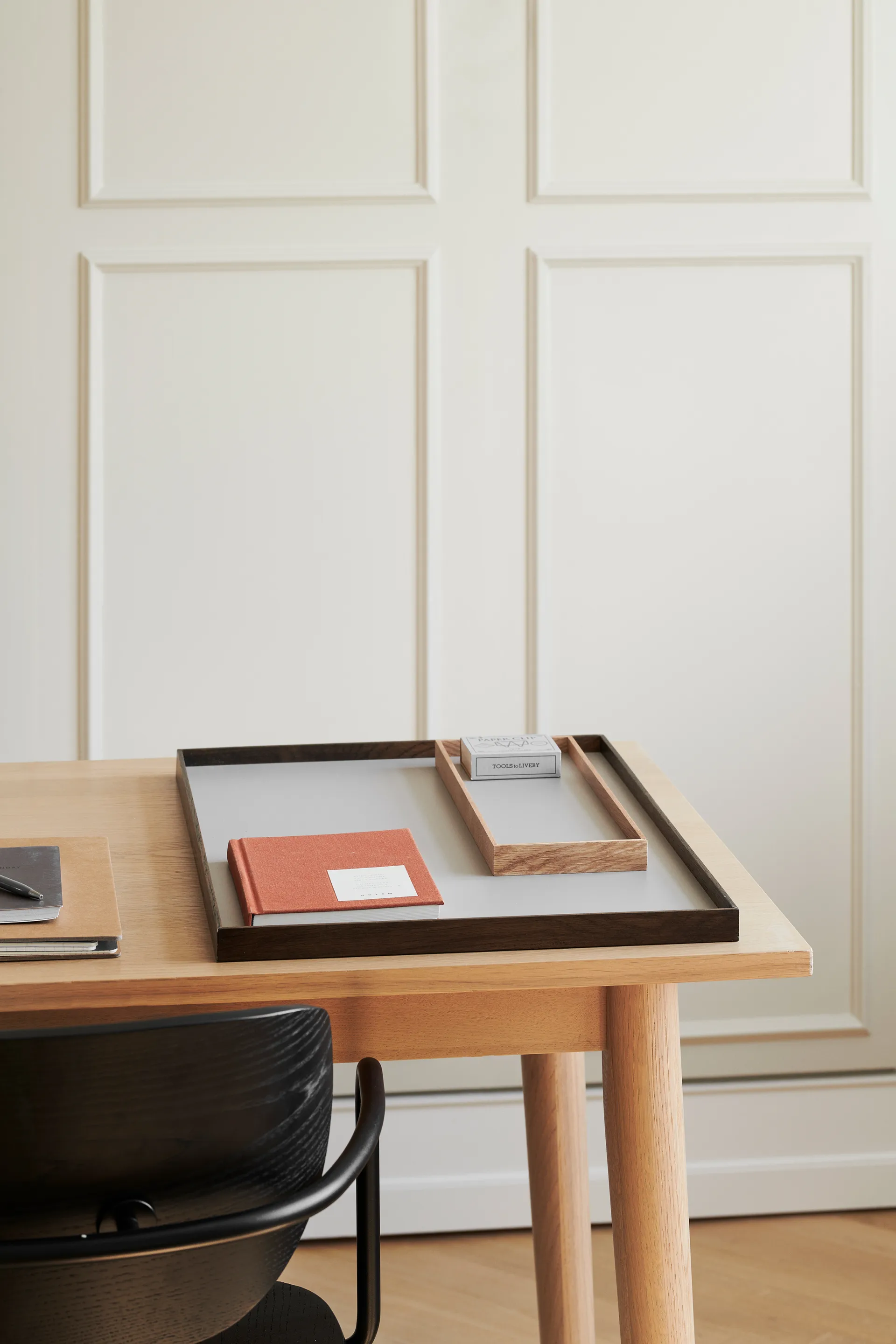 Frame Tablett large 35,5 x 50,6cm, Eiche geraucht-grau Gejst