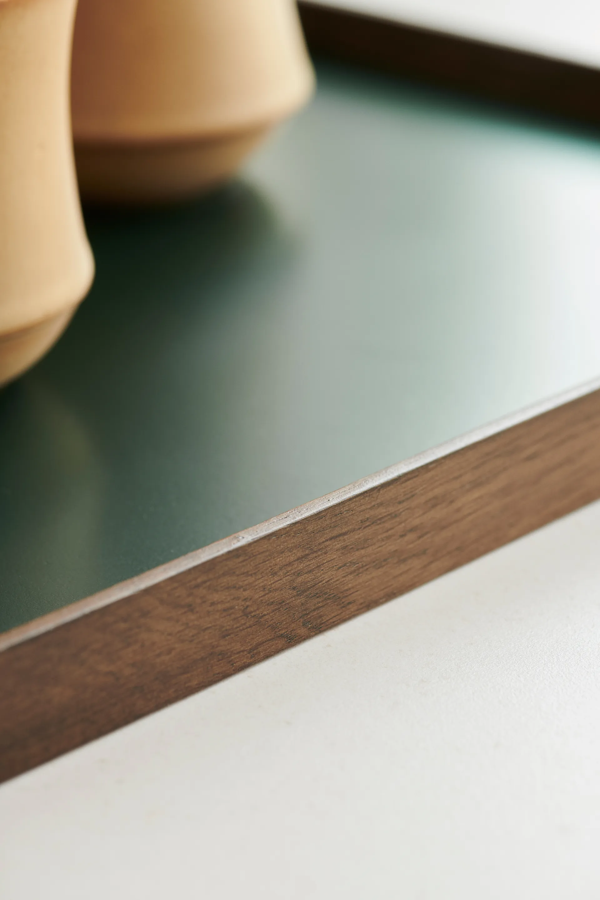 Frame Tablett large 35,5 x 50,6cm, Eiche geraucht-grün Gejst