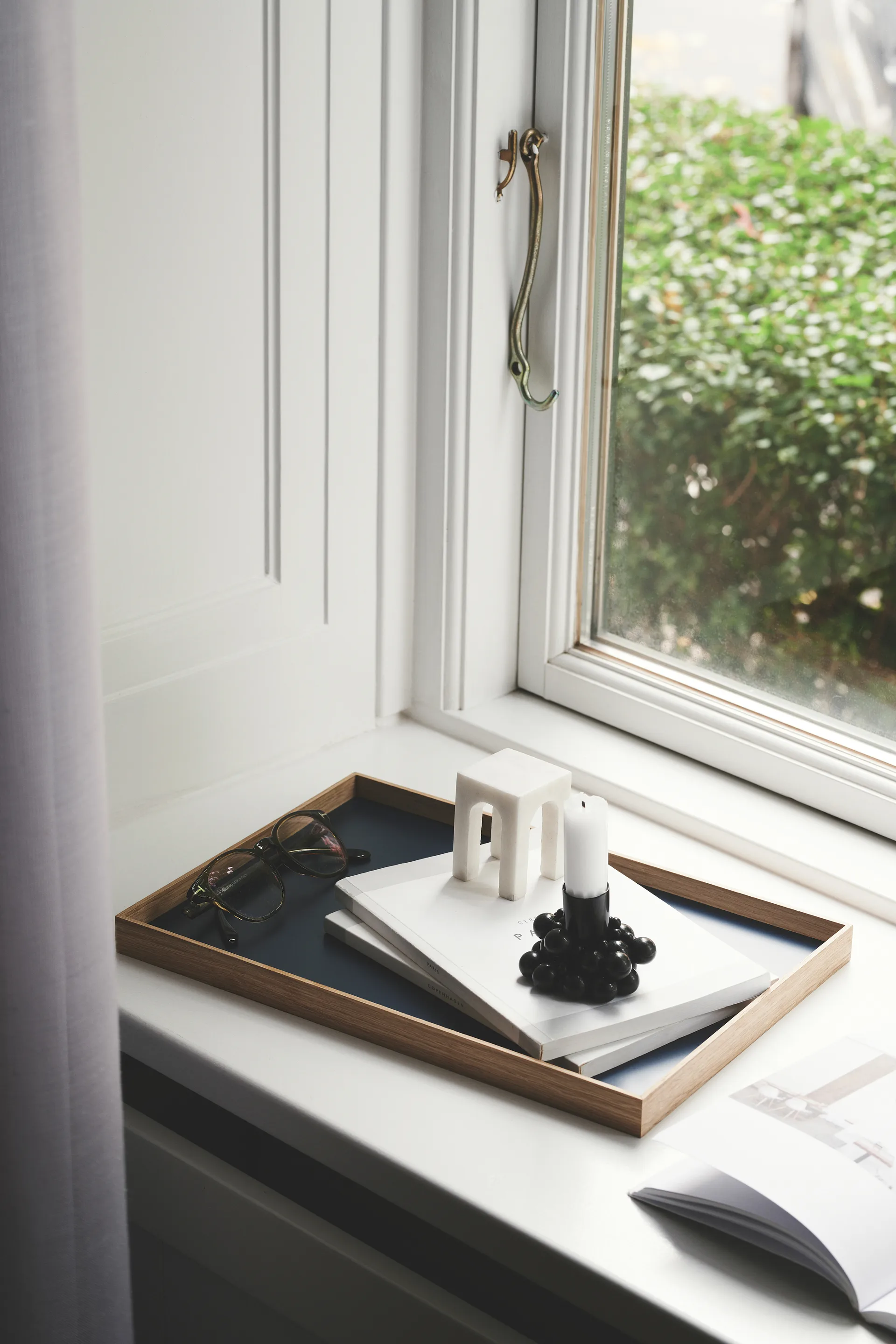 Frame Tablett medium 23 x 34cm, Eiche-blau Gejst