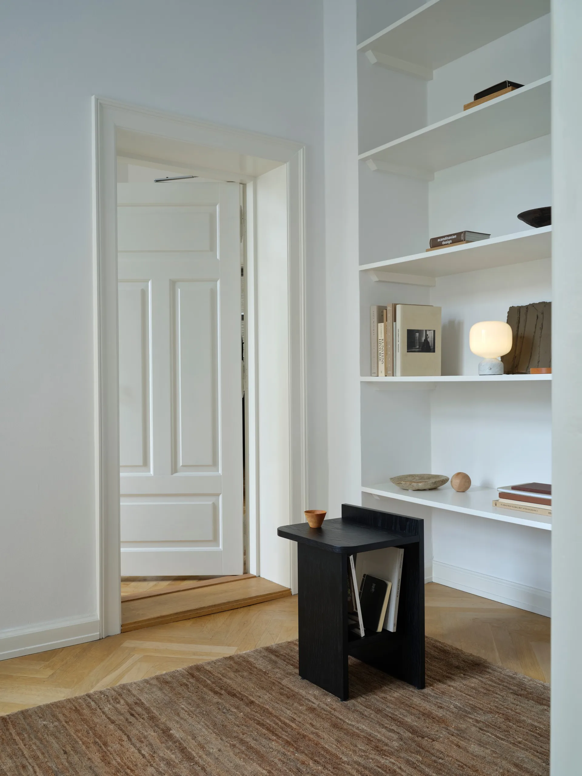 Ismo Beistelltisch, Schwarze Esche Gejst