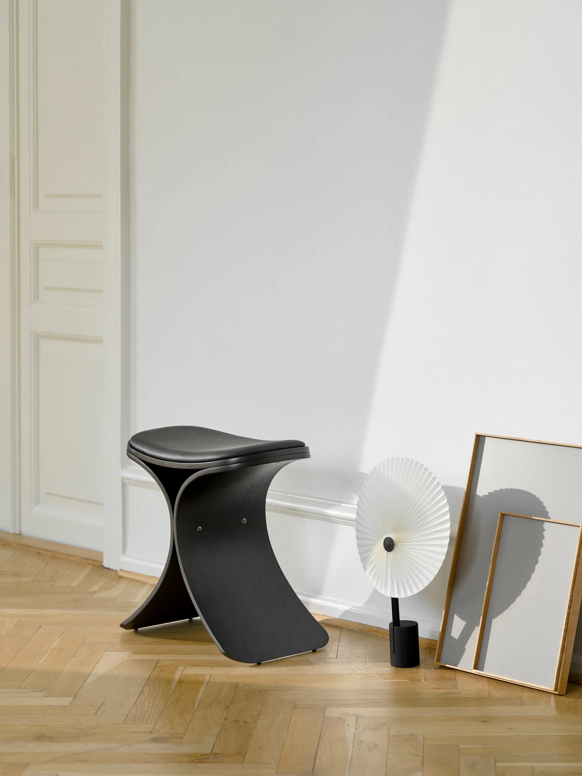 Luno Hocker 48x28x72 cm, Schwarze Eiche-schwarzes Leder Gejst