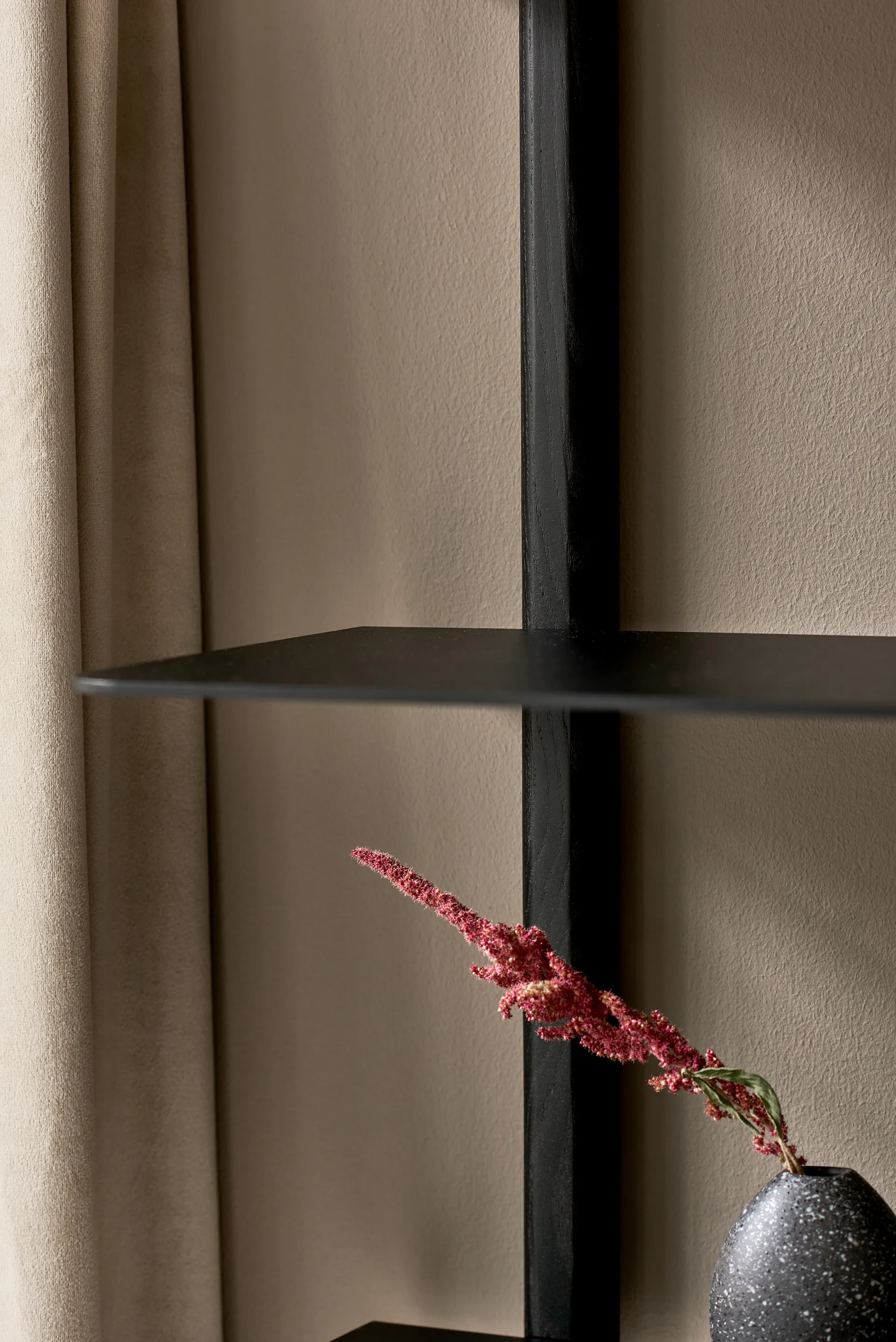 Nivo Regal A large, Schwarz gebeizte Esche-Schwarz Gejst