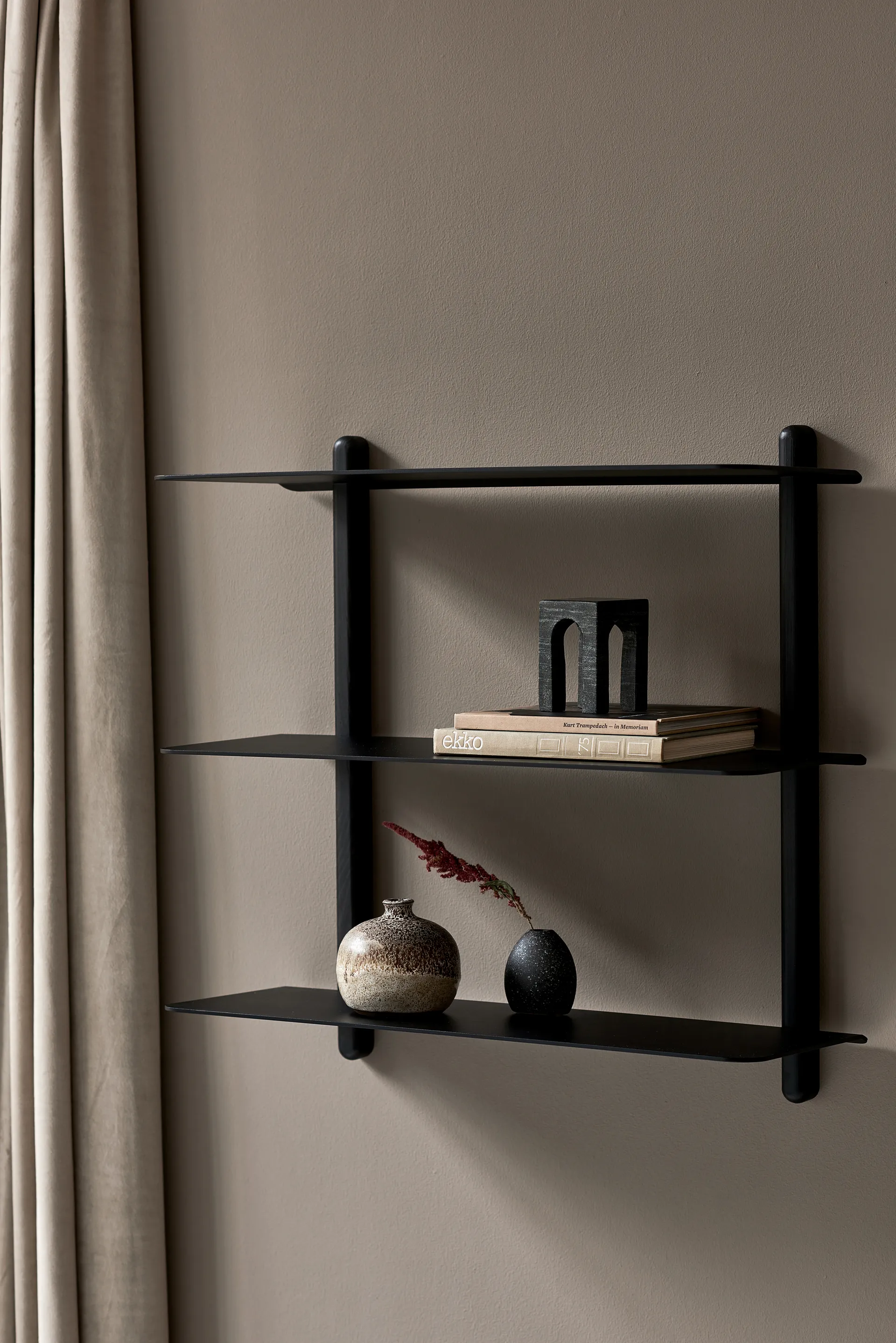 Nivo Regal A large, Schwarz gebeizte Esche-Schwarz Gejst