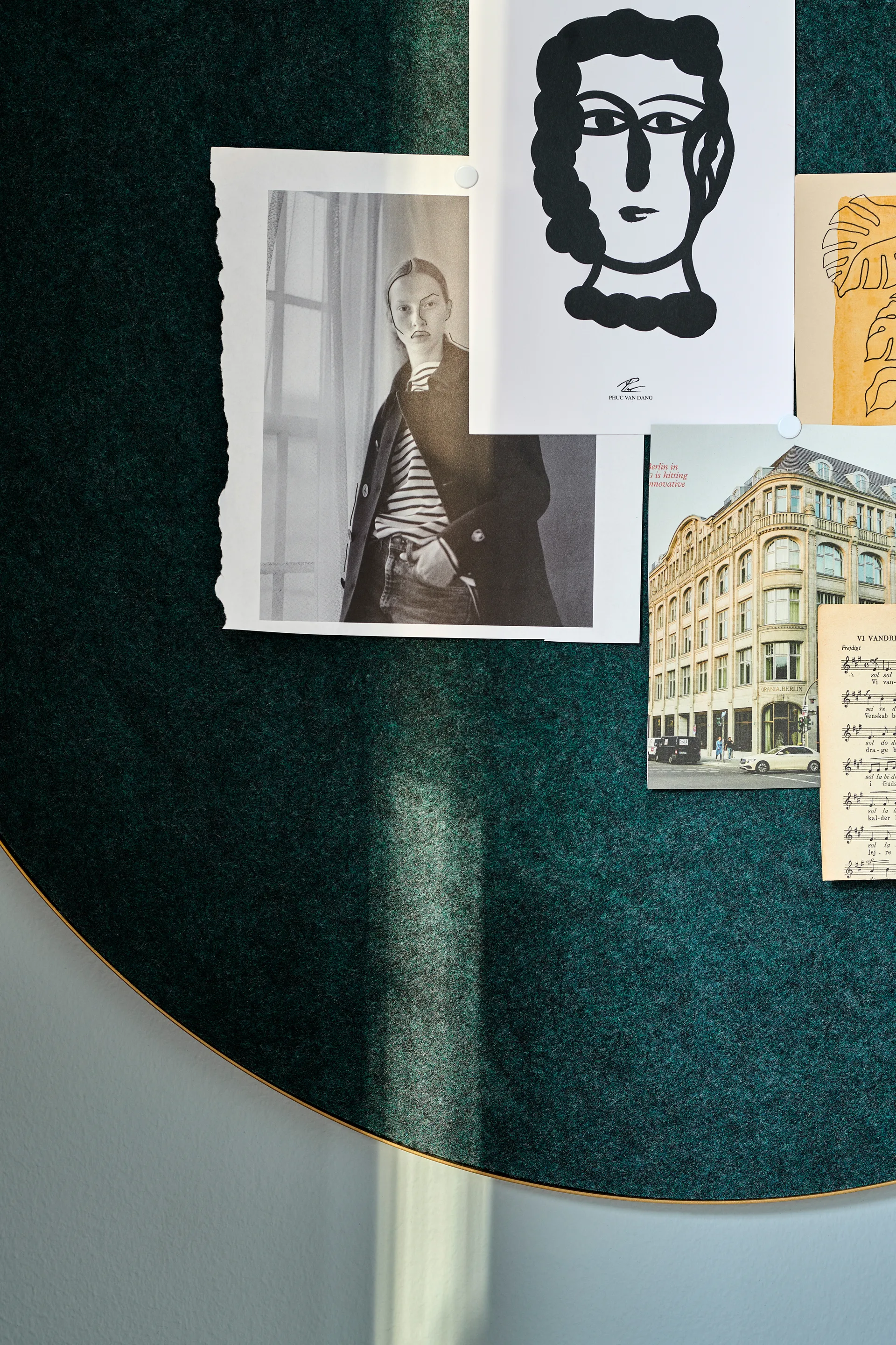 Retell pinboard Pinnwand Ø80cm, Grün-Messing Gejst