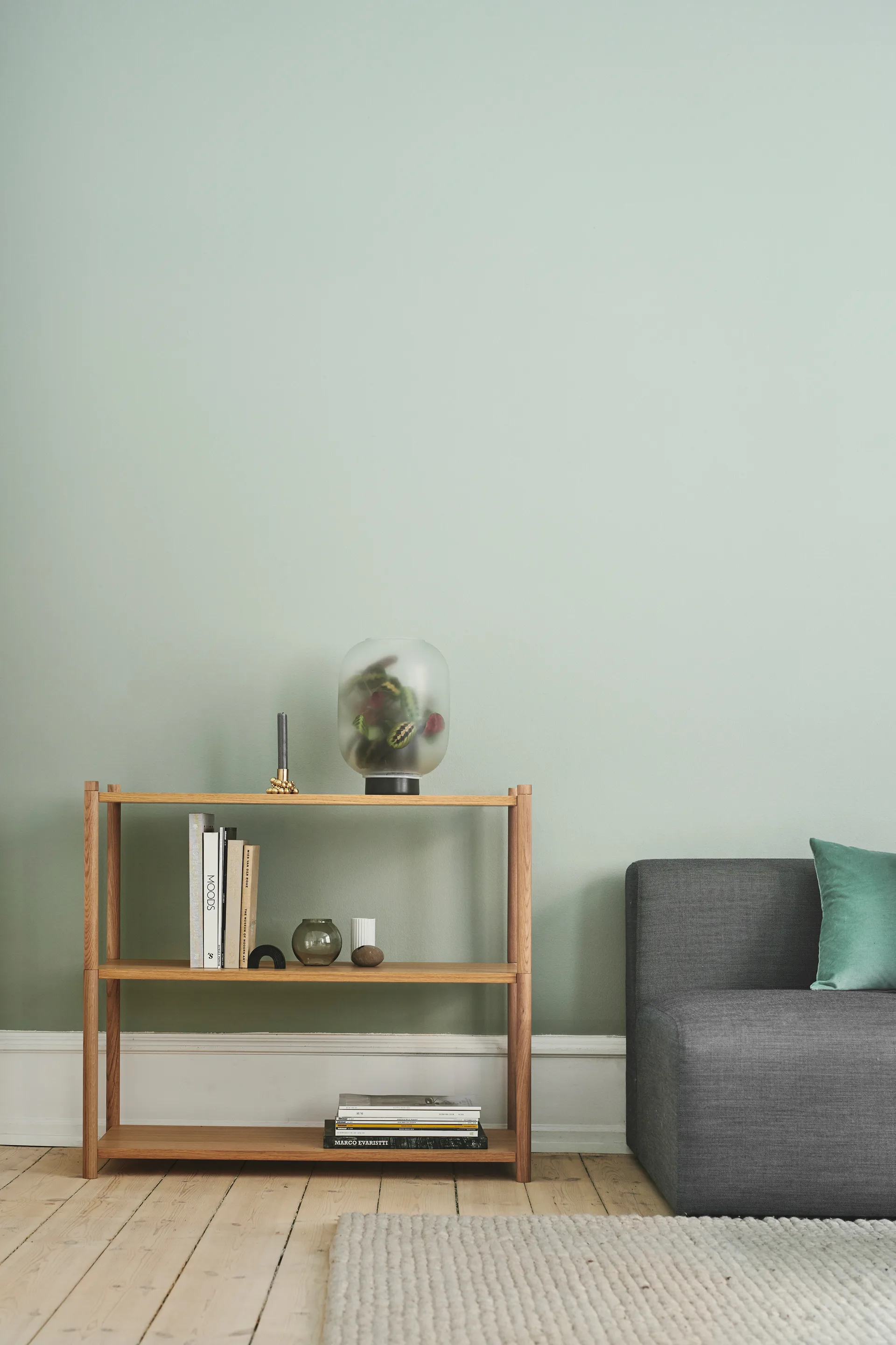 Sceene bookcase A, Helle Eiche Gejst