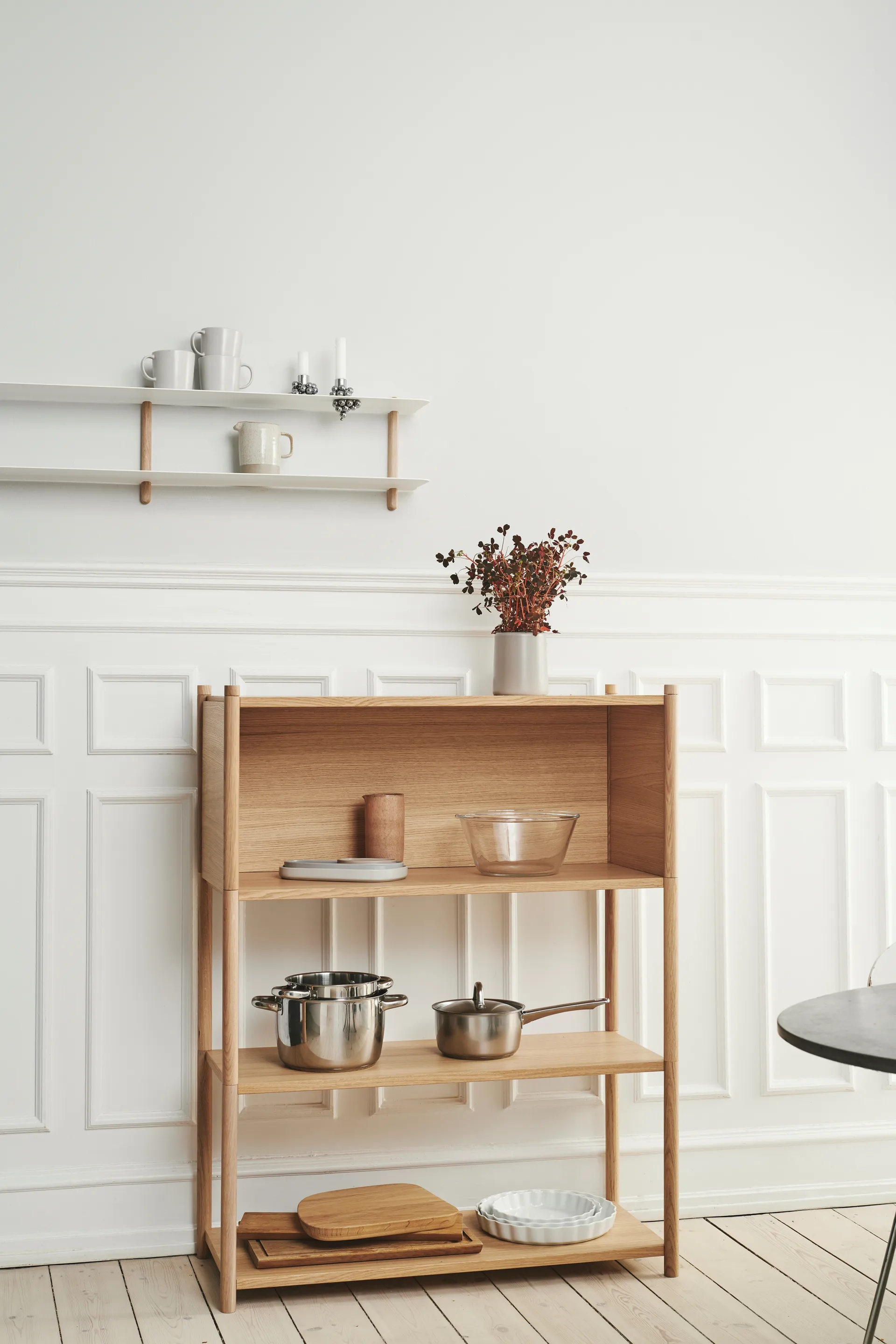 Sceene bookcase B, Helle Eiche Gejst