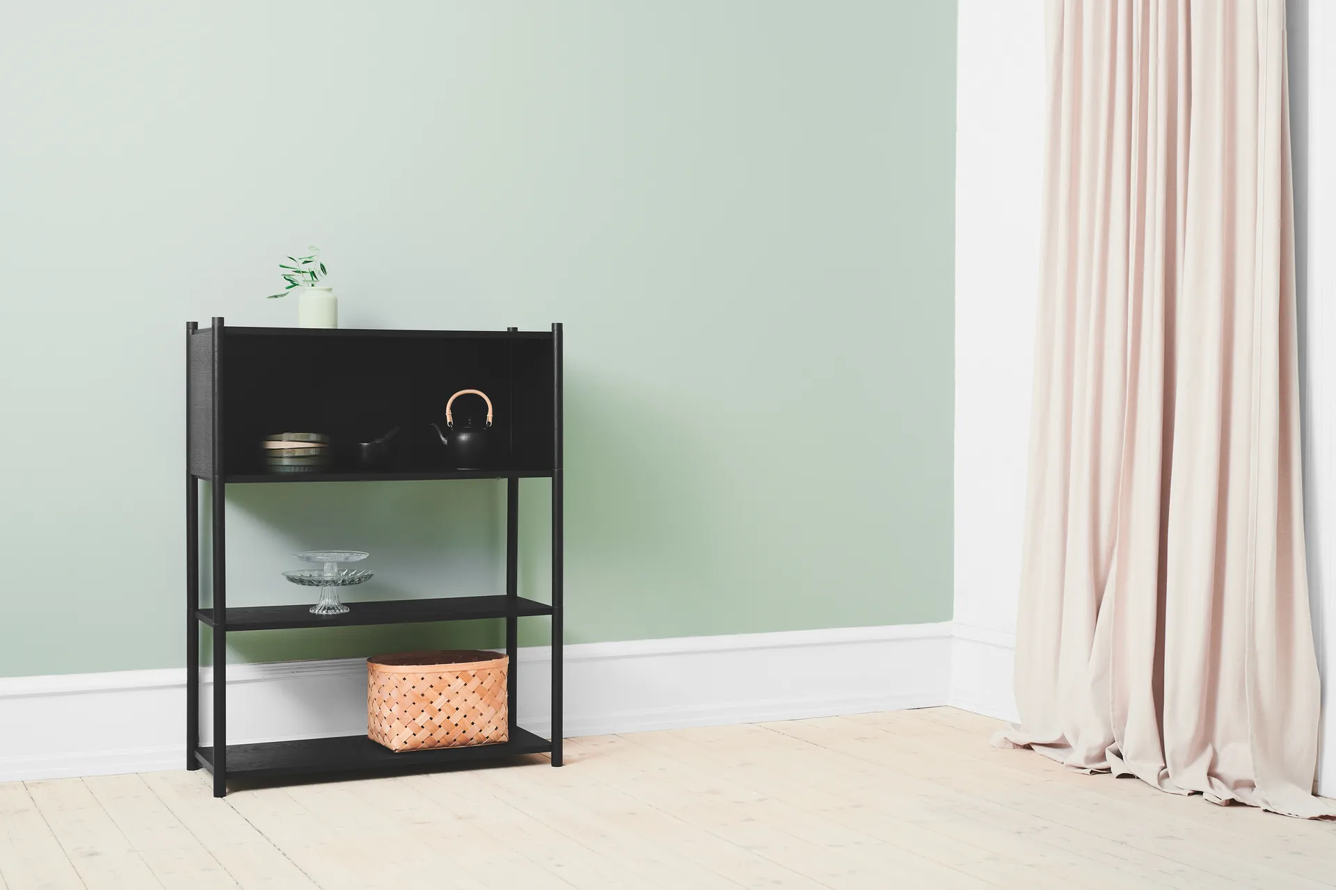 Sceene bookcase B, Schwarz gebeizte Eiche Gejst