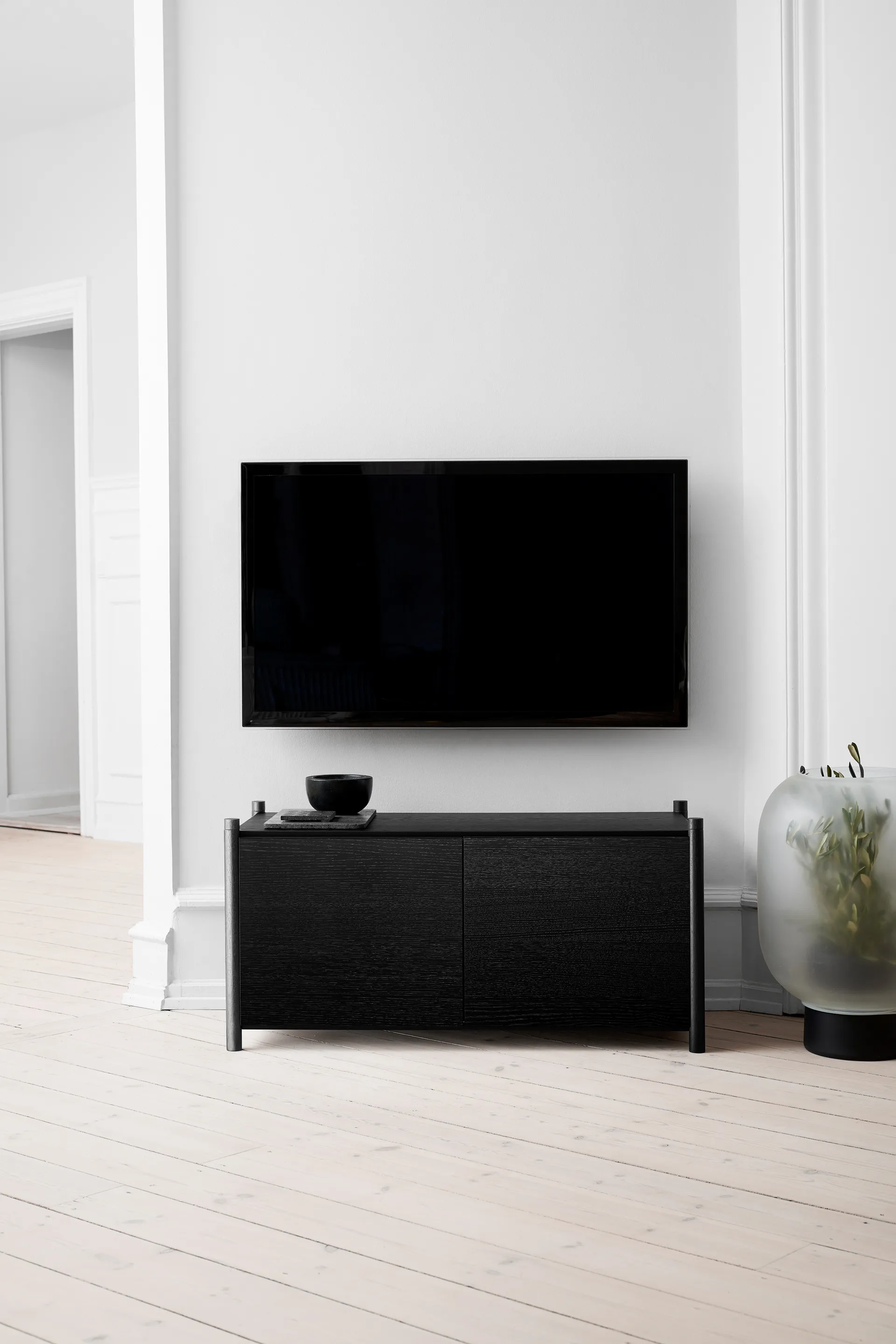 Sceene bookcase G, Schwarz gebeizte Eiche Gejst