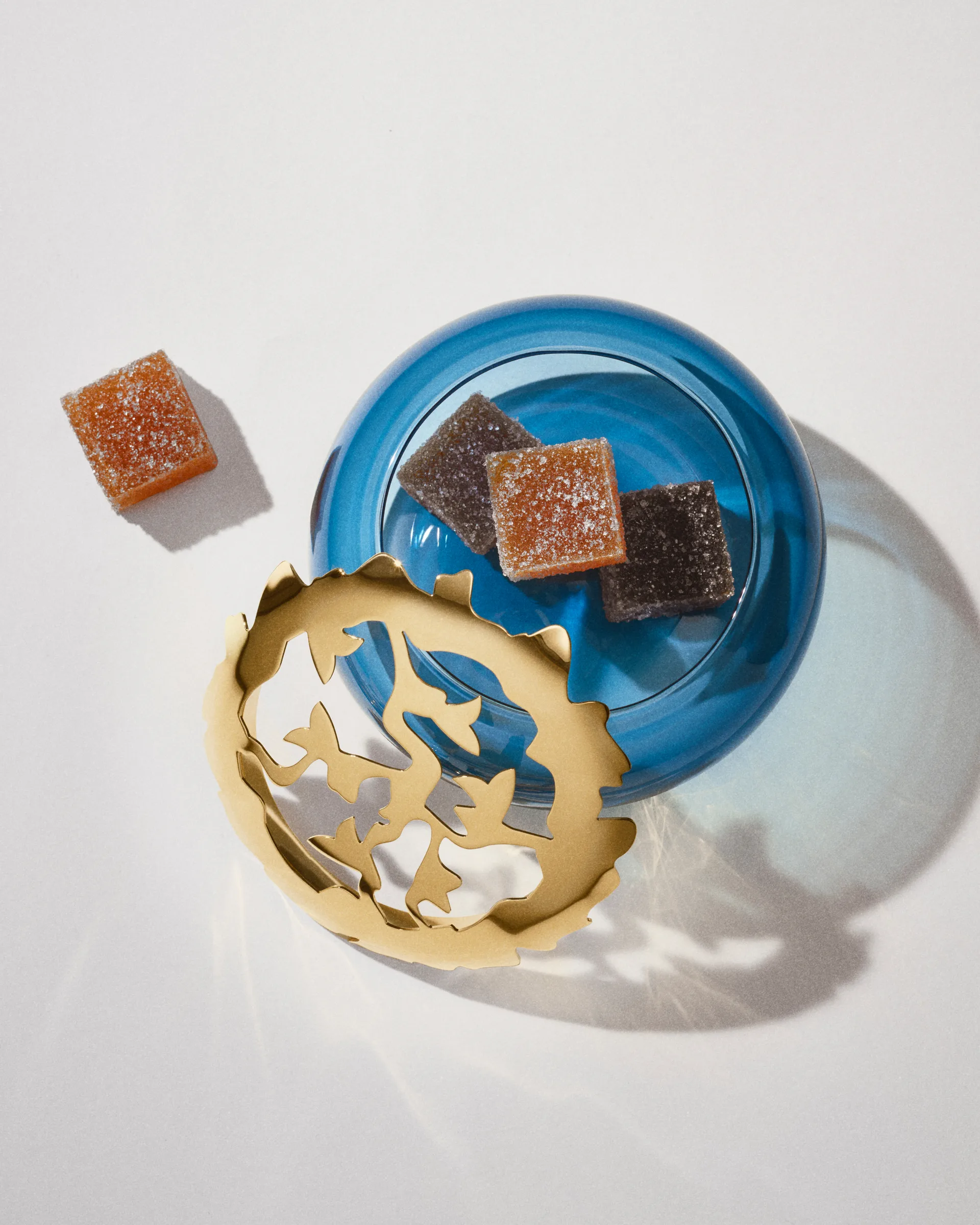 Spring 2025 Bonbonniere Ø10,6 cm, Blau-Gold Georg Jensen