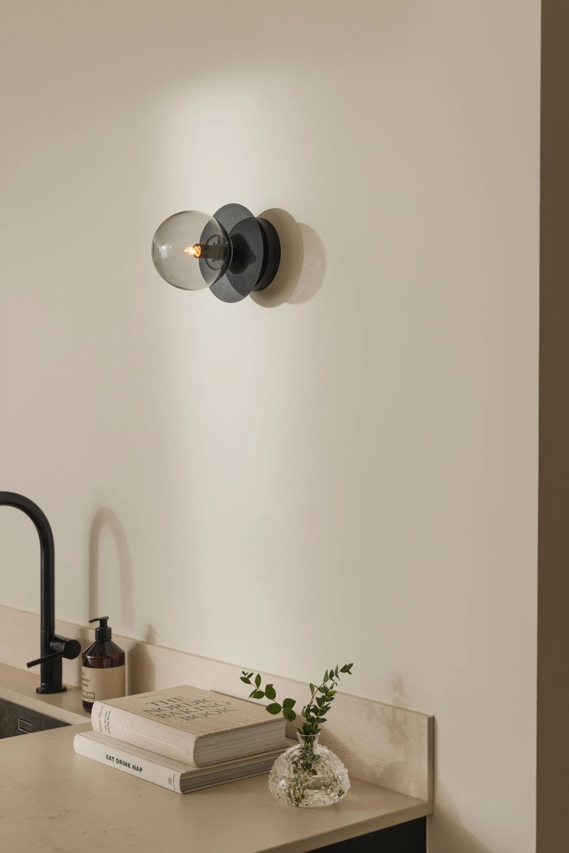 Art Deco Deckenleuchte, Schwarz-Rauch Globen Lighting