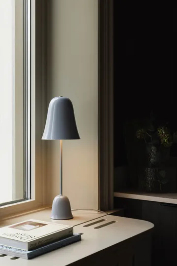 Blåklockan Tischlampe - Dunstblau (Blau), Ø16xH50 cm - Globen Lighting