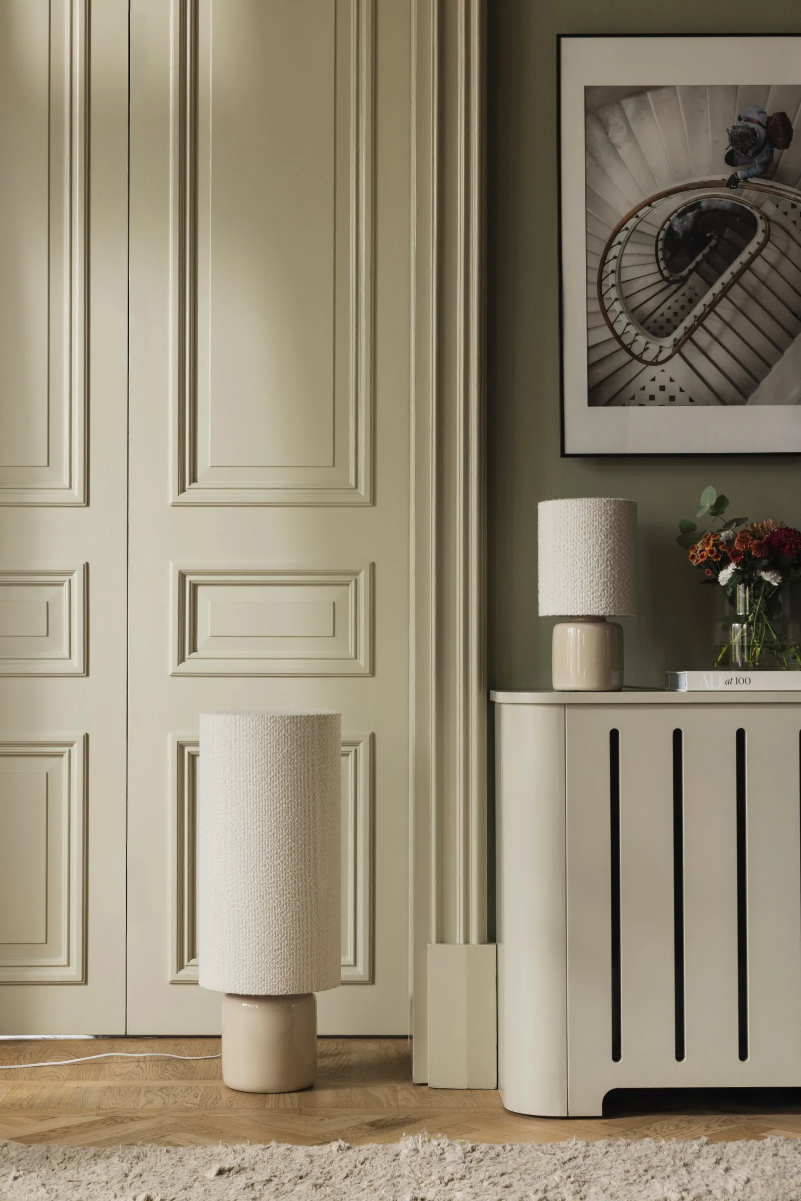 Florian Stehleuchte, Weiß Bouclé/Beige, Ø30x80 cm Globen Lighting