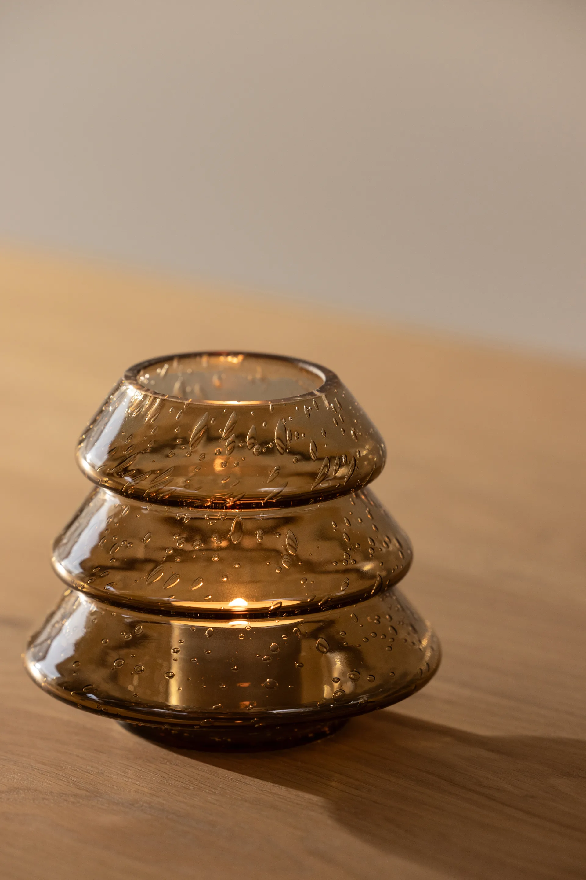 Gran 12 Teelichthalter, Braun Globen Lighting