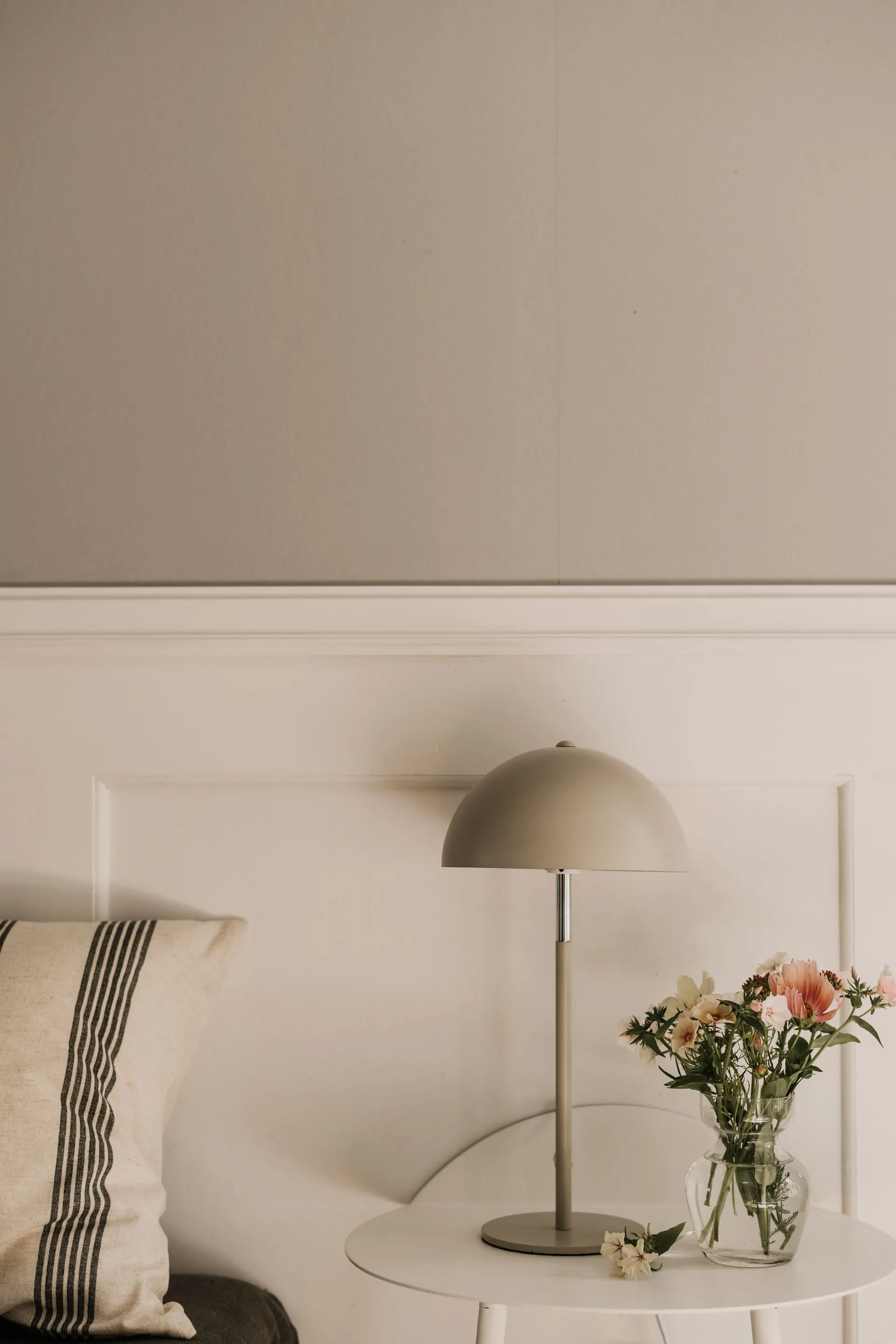 Icon Tischleuchte 36 cm, Latte Globen Lighting