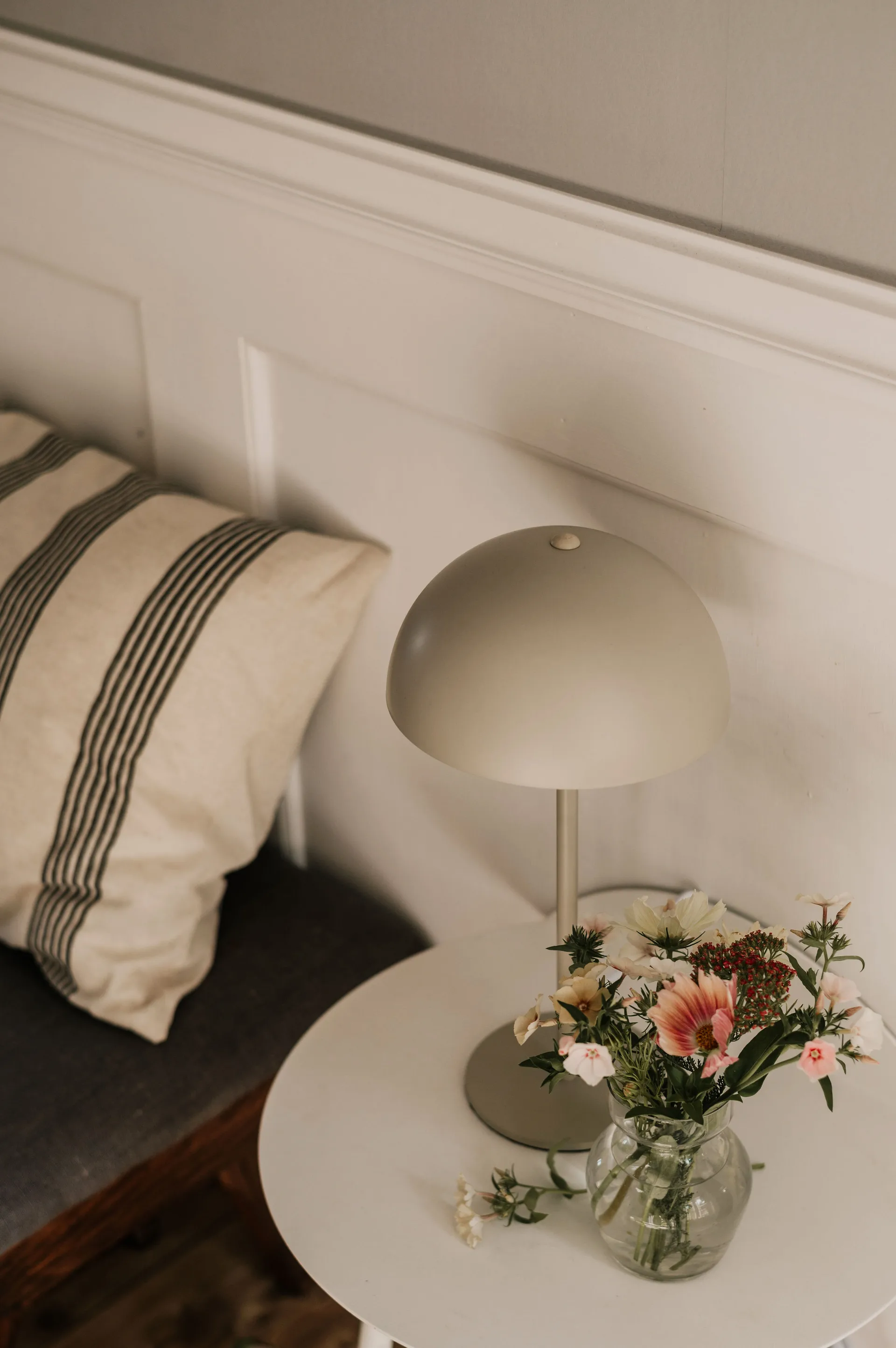 Icon Tischleuchte 36 cm, Latte Globen Lighting
