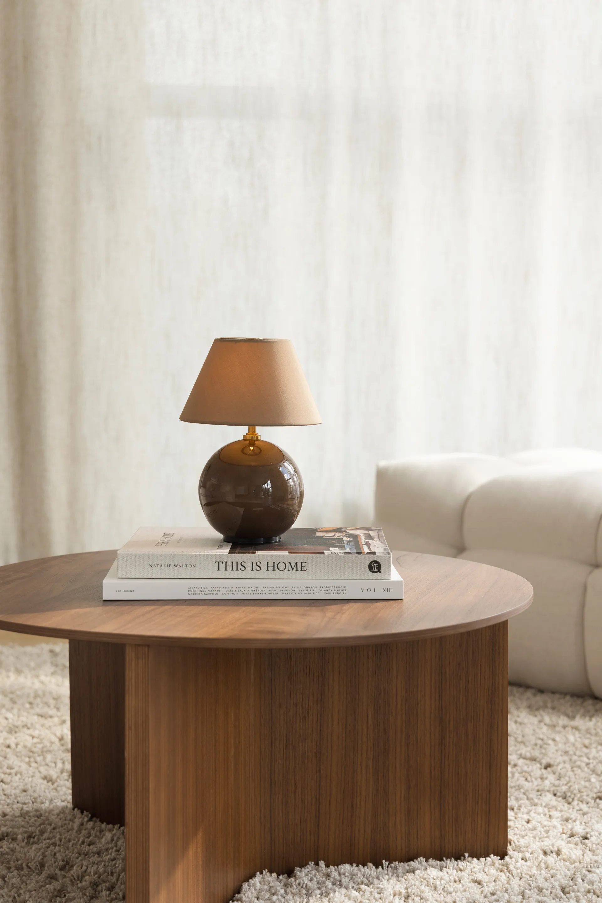 Iris 16 tragbare Tischlampe, Mocha Globen Lighting