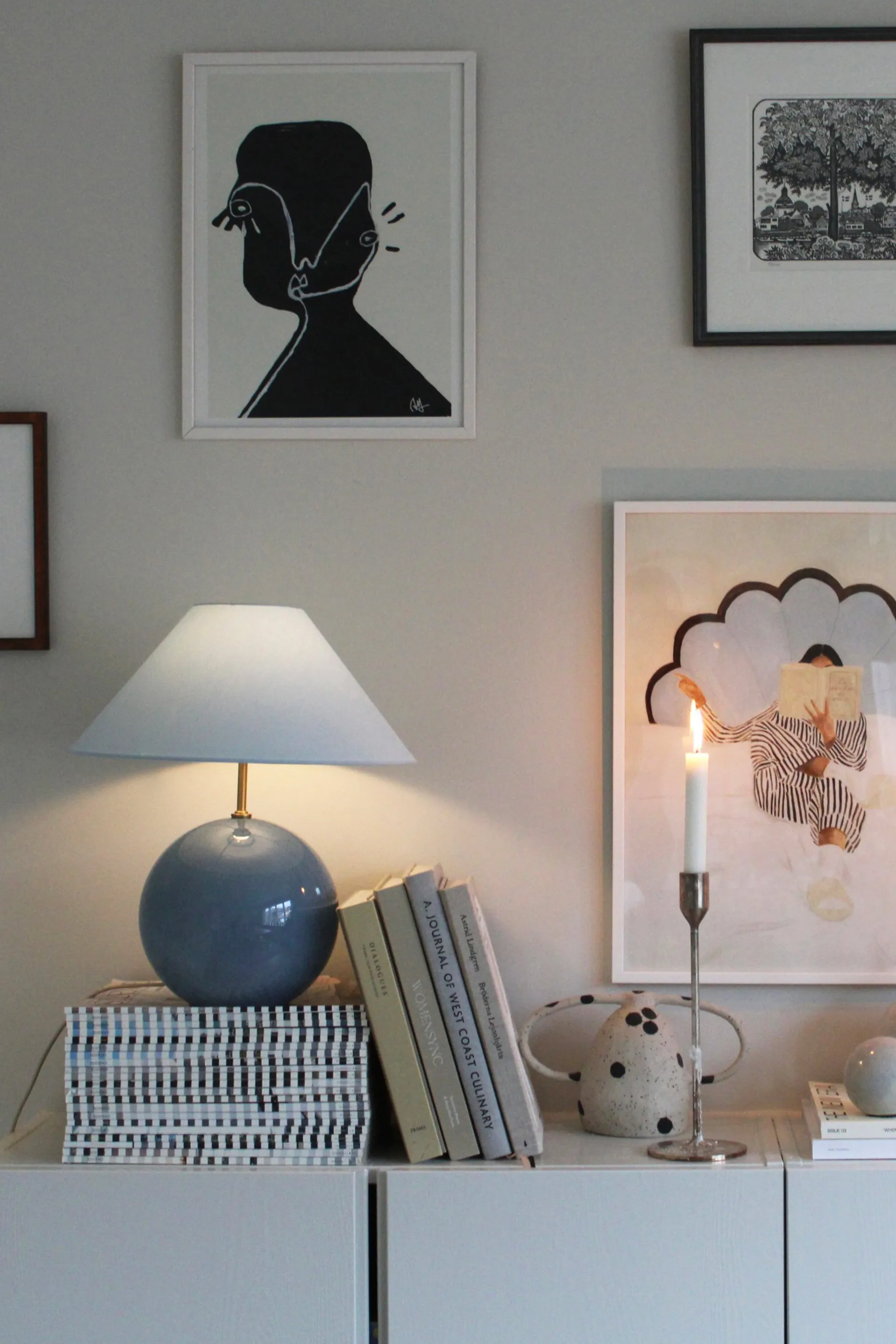 Iris 35 Tischleuchte 39 cm, Taubenblau Globen Lighting