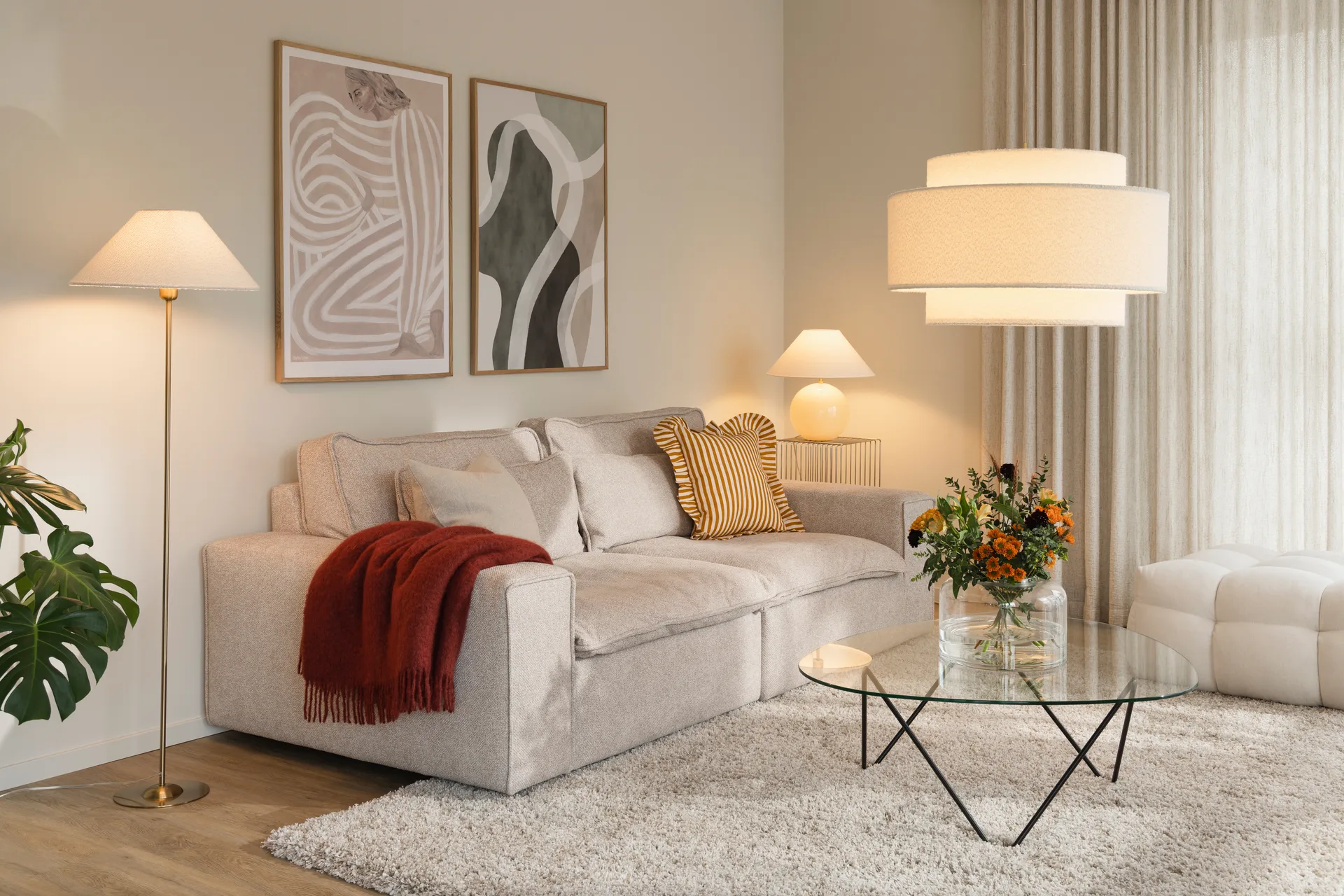 Iris Stehlampenfuß, Gebürstetes Messing Globen Lighting