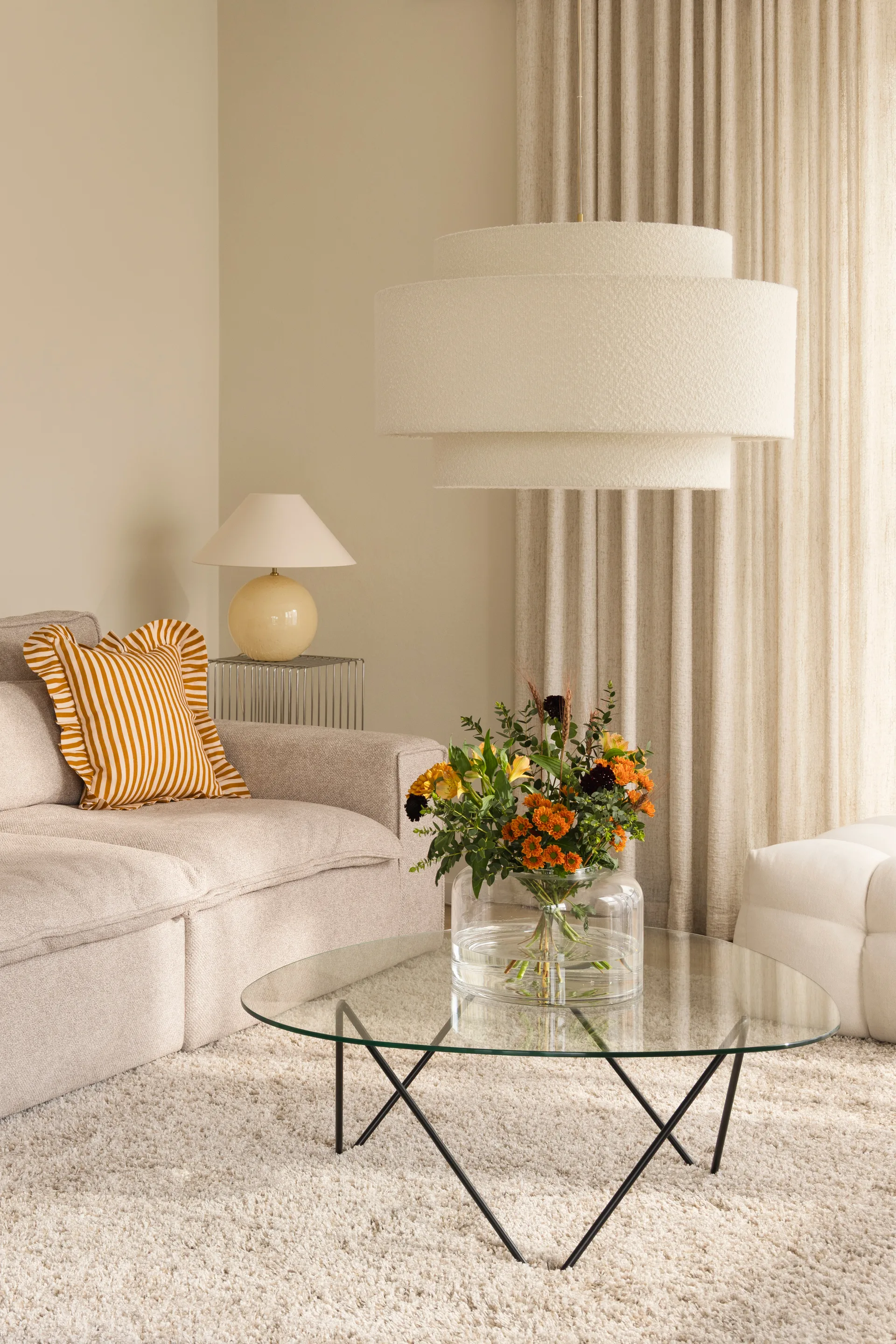 Noah Pendelleuchte Ø70 cm, Bouclé weiß Globen Lighting