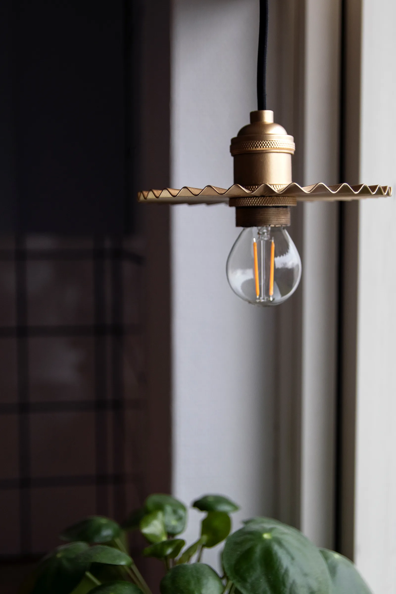 Omega Pendelleuchte Ø15cm, Gold Globen Lighting