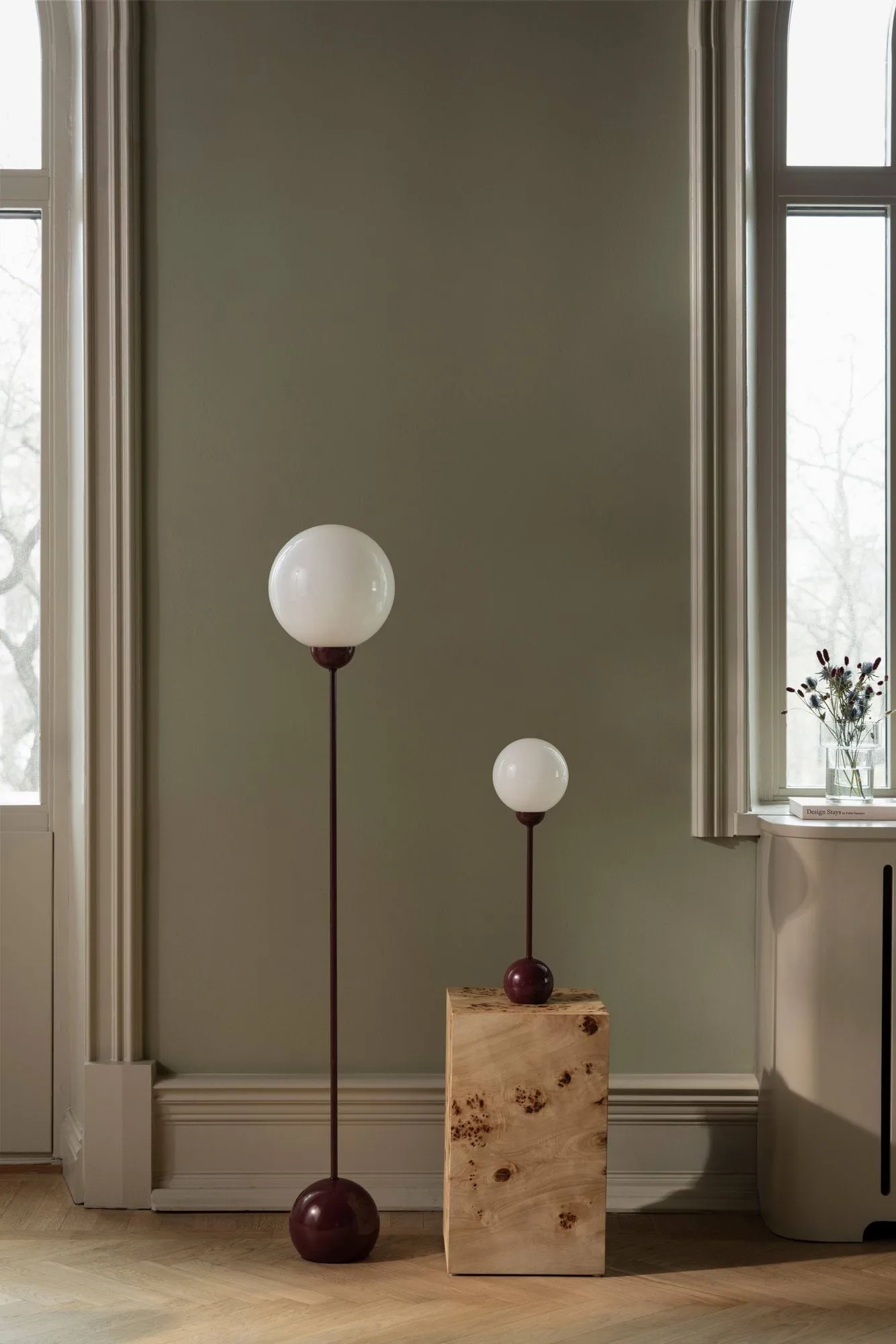 Ripley Stehlampe, Burgunderrot Globen Lighting