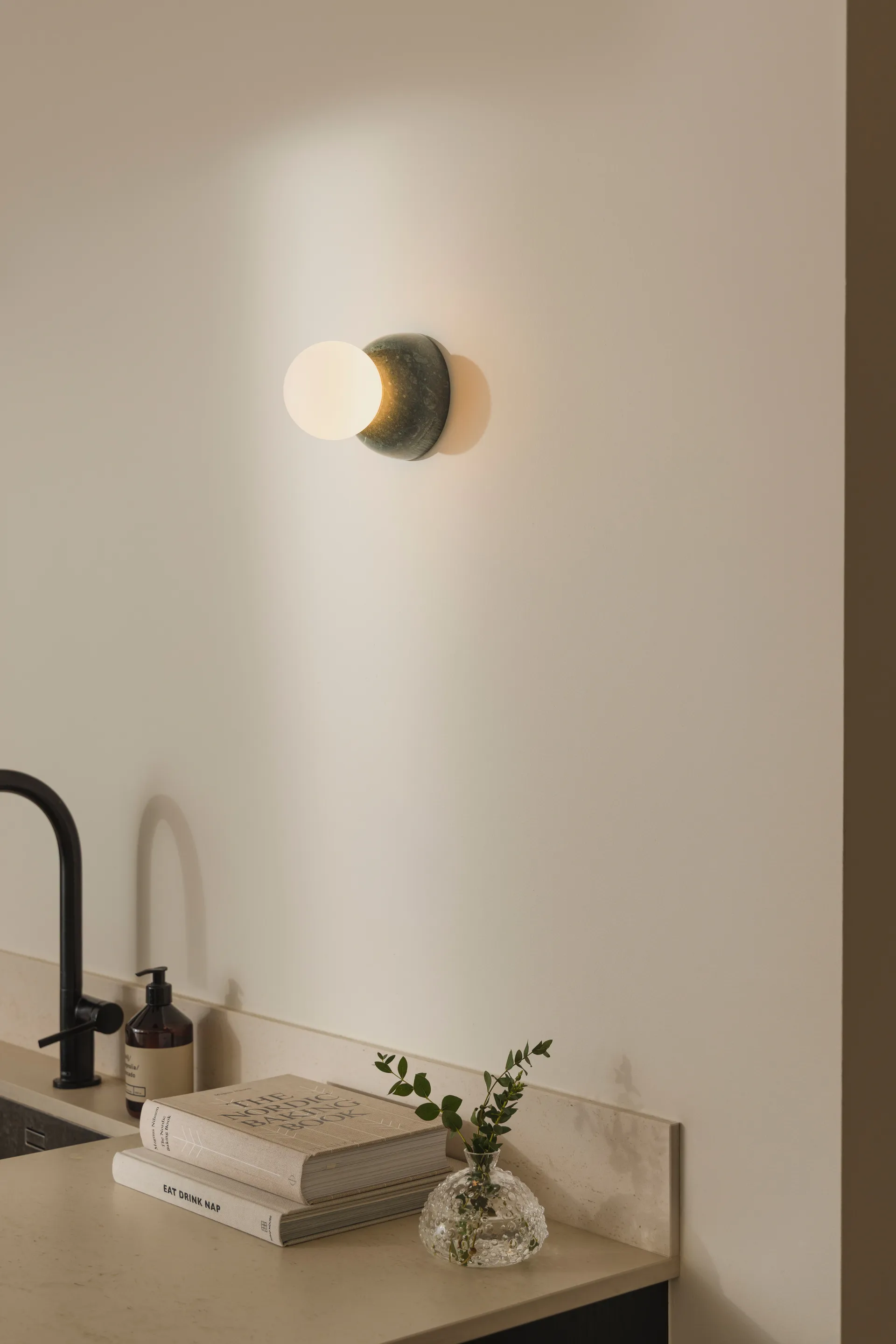 Torrano Wandleuchte/Deckenleuchte 13cm, Dunkelgrüner Marmor Globen Lighting