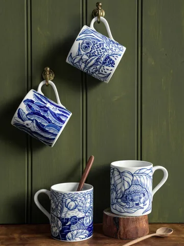 Hares in hiding Tasse 35cl - Blau - Götefors Porslin