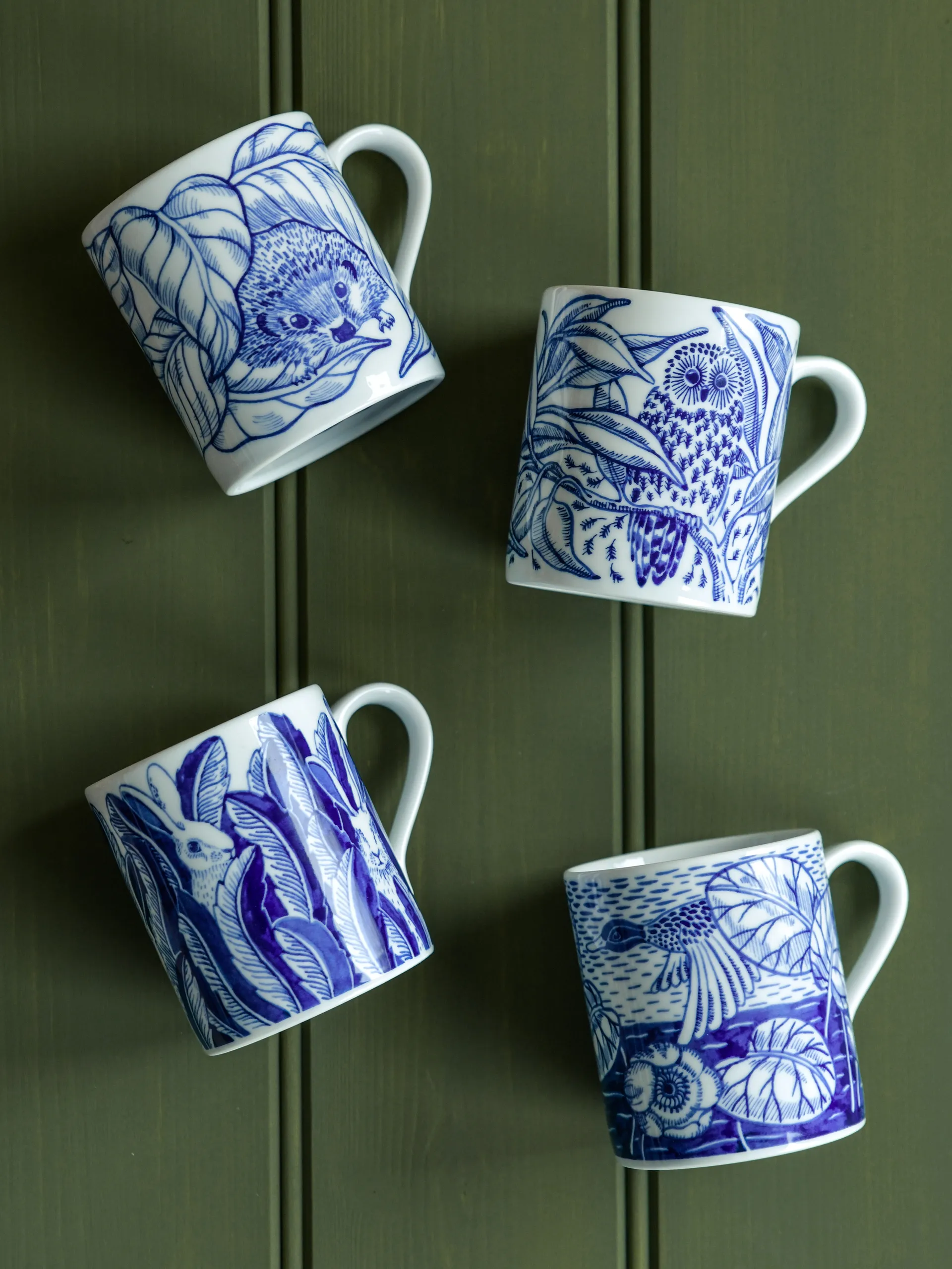 Hares in hiding Tasse 35cl, Blau Götefors Porslin