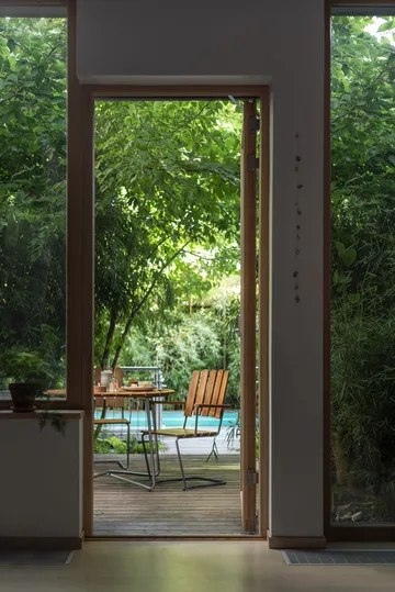 9A Esstisch - Teak-Gestell warmverzinkt Ø100 cm - Grythyttan Stålmöbler