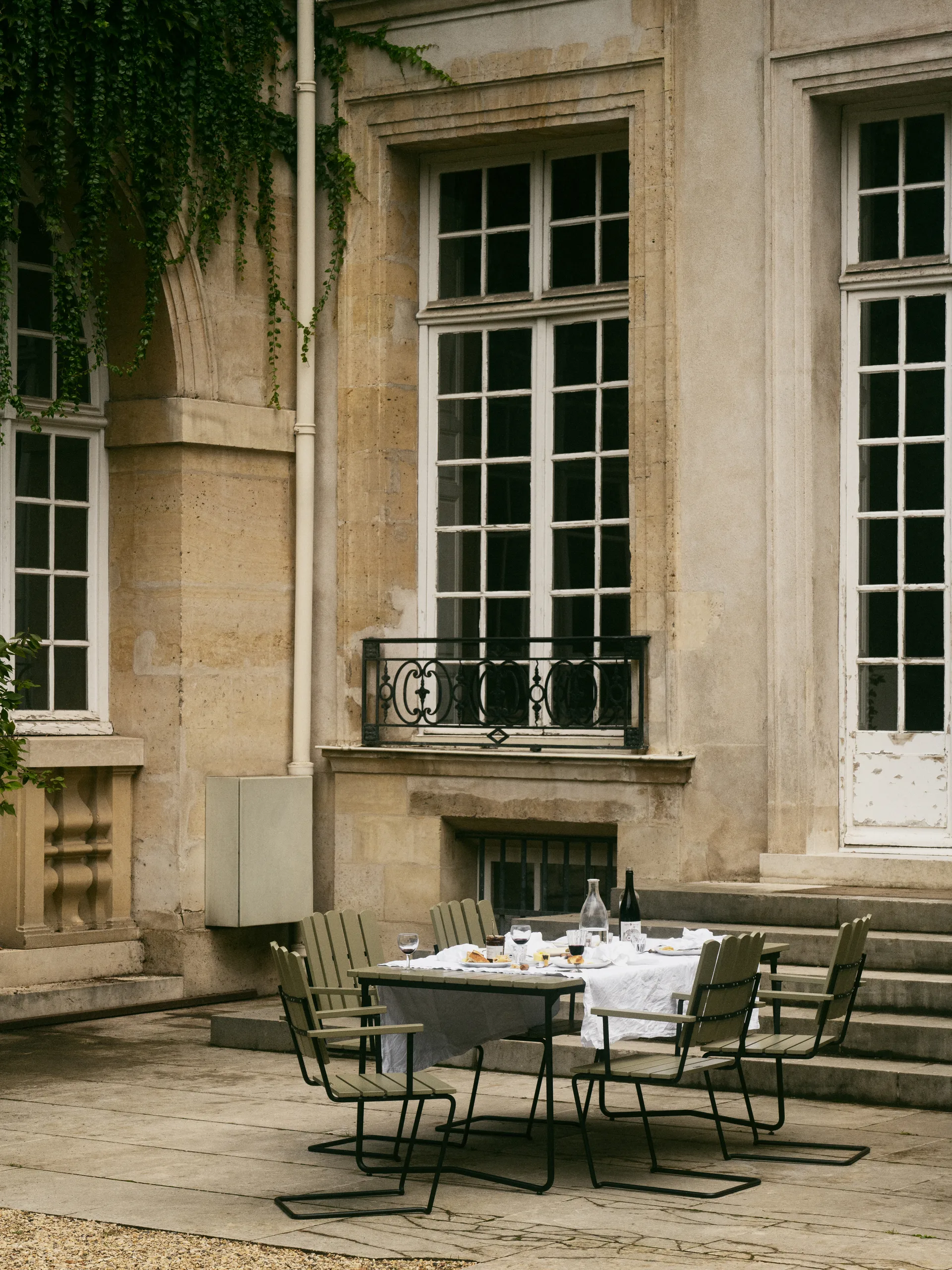 B31 Esstisch, Hellgrün Eiche-Schwarz Grythyttan Stålmöbler