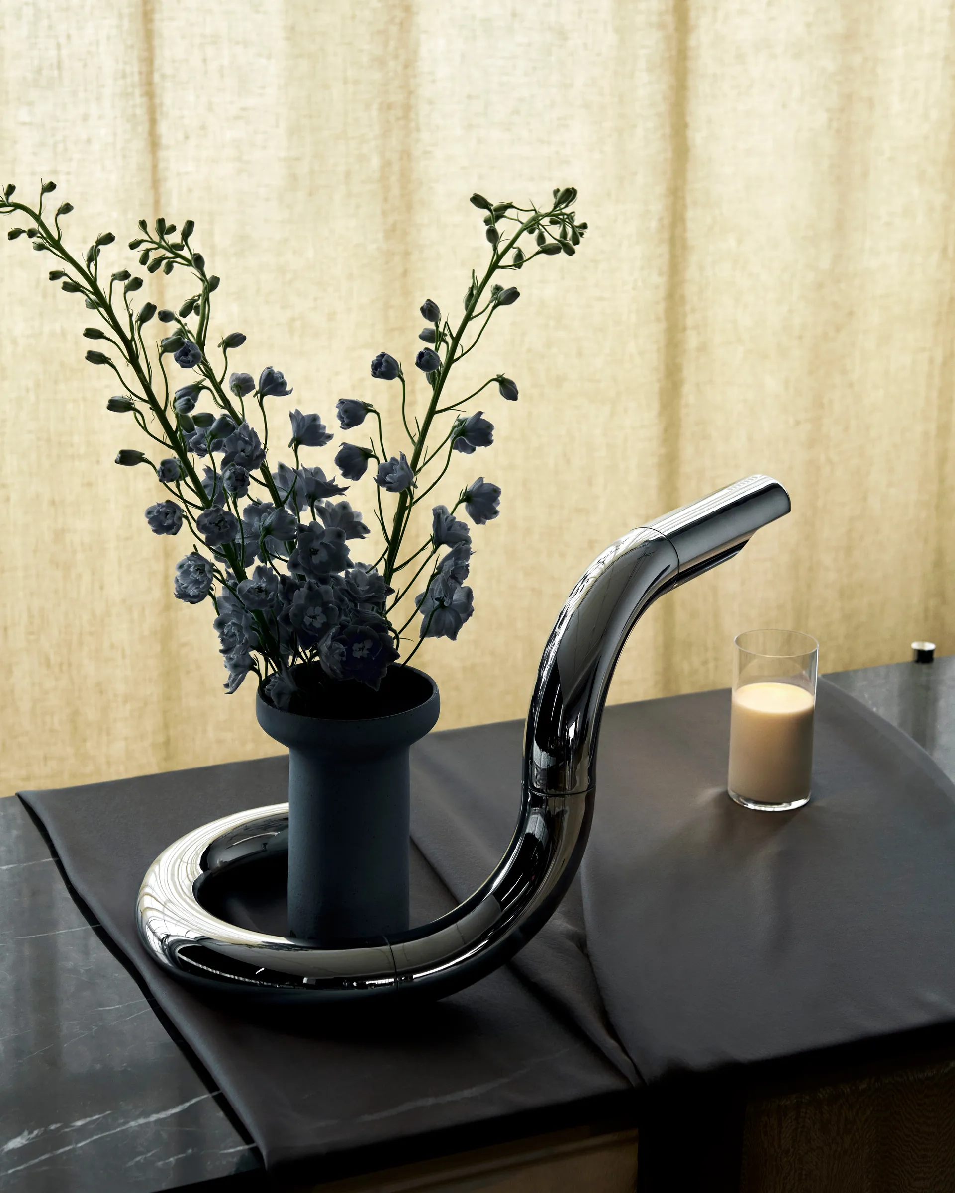 Aspide Tischleuchte, Chrom  GUBI