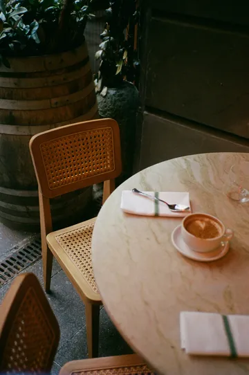 C-chair Outdoor Stuhl - All french cane-natural teak - GUBI