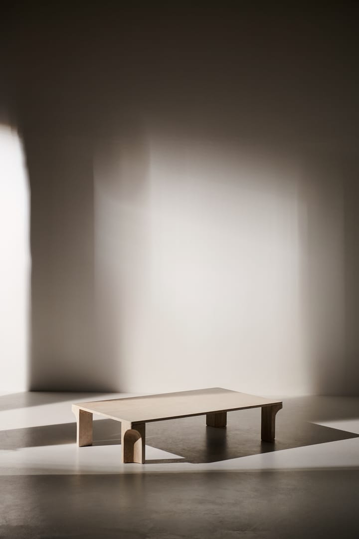 Doric Couchtisch 80 x 140 cm, Neutral-White-Travertine GUBI