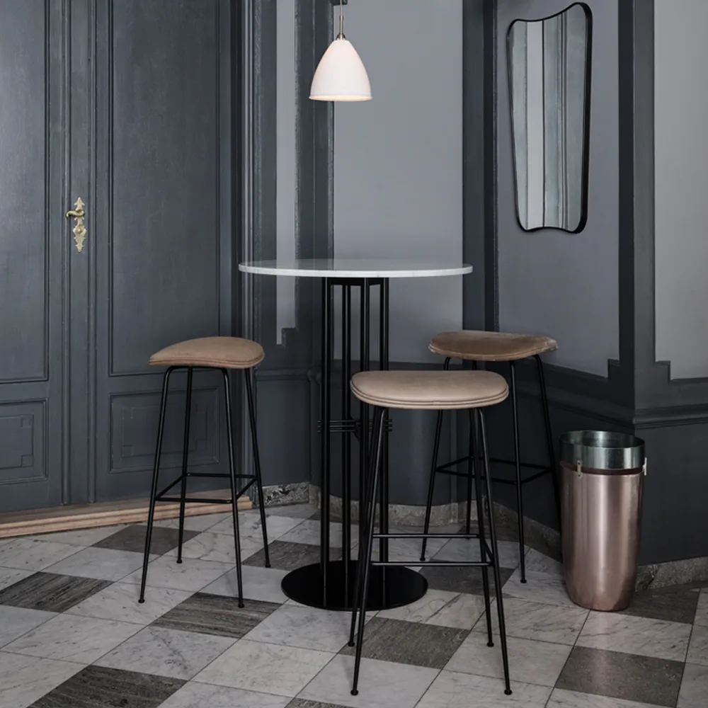 F.A.33 Spiegel, Black brass, groß GUBI