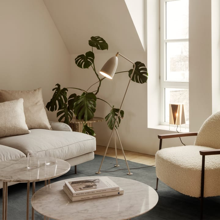 IOI Beistelltisch, White carrara marble, ø70, Gestell aus Chrom GUBI
