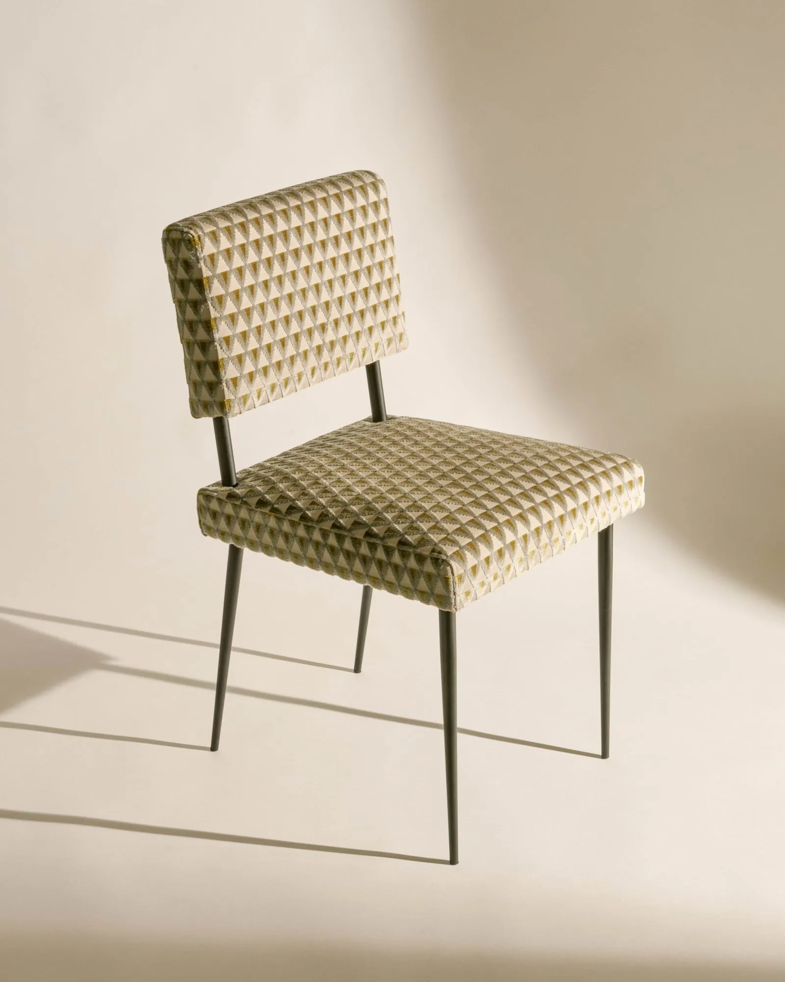 M-Chair Stuhl, Amuleto 005-matt Schwarz GUBI