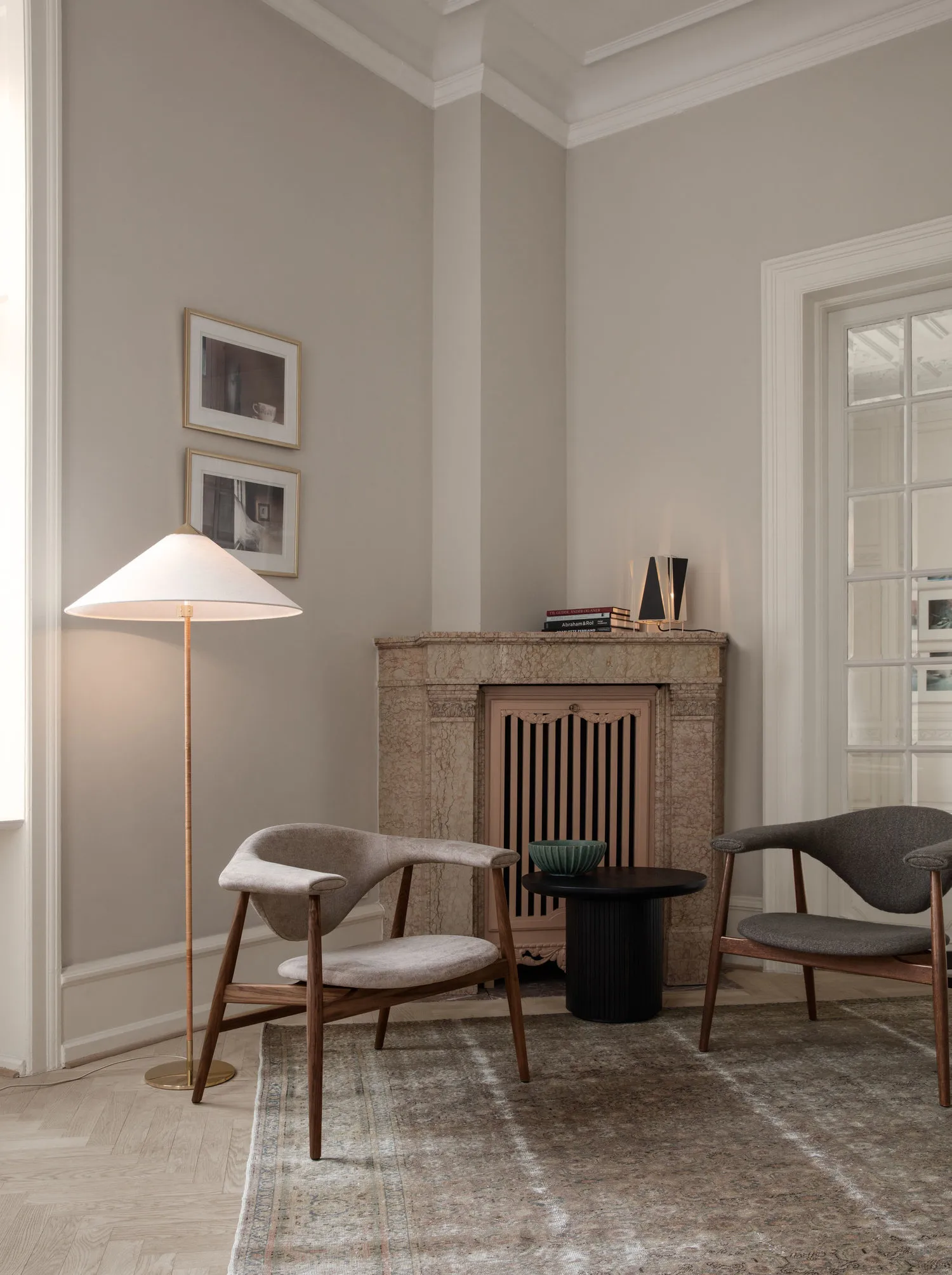 Masculo Loungesessel, Eero special FR 106-walnut GUBI