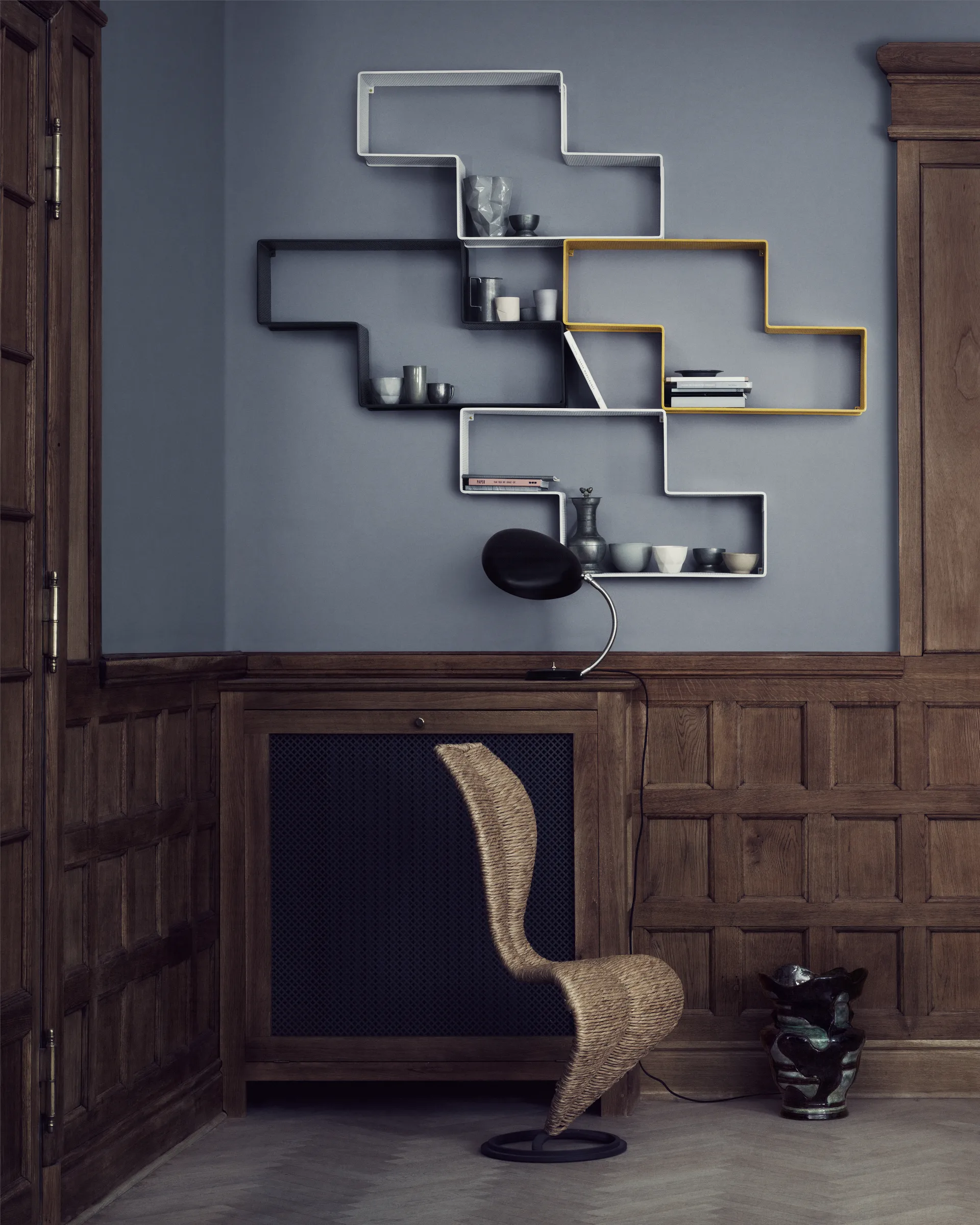 Matégot Dedal Bücherregal, Cream White Semi Matt GUBI