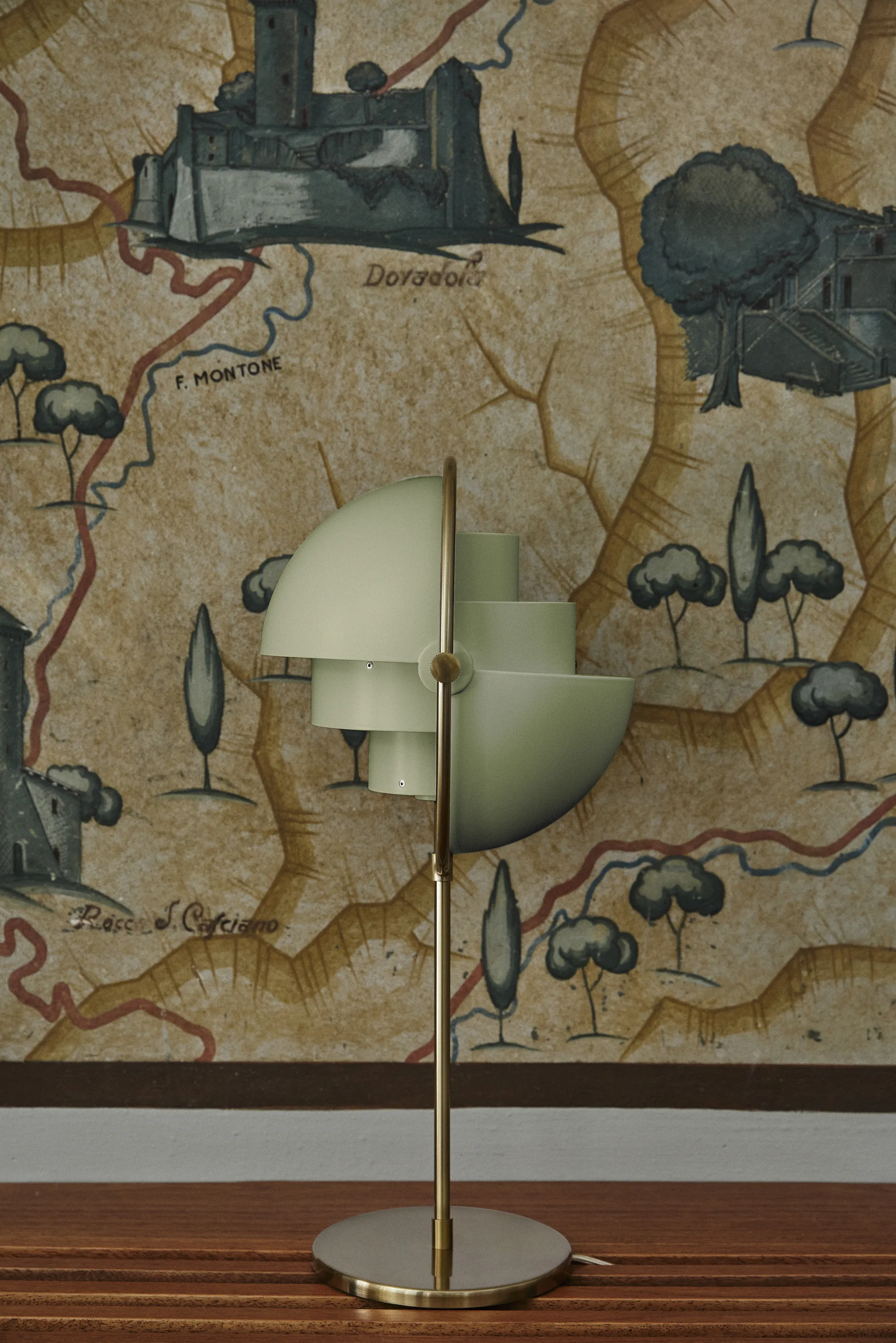 Multi-Lite Tischleuchte, Brass-desert sage GUBI