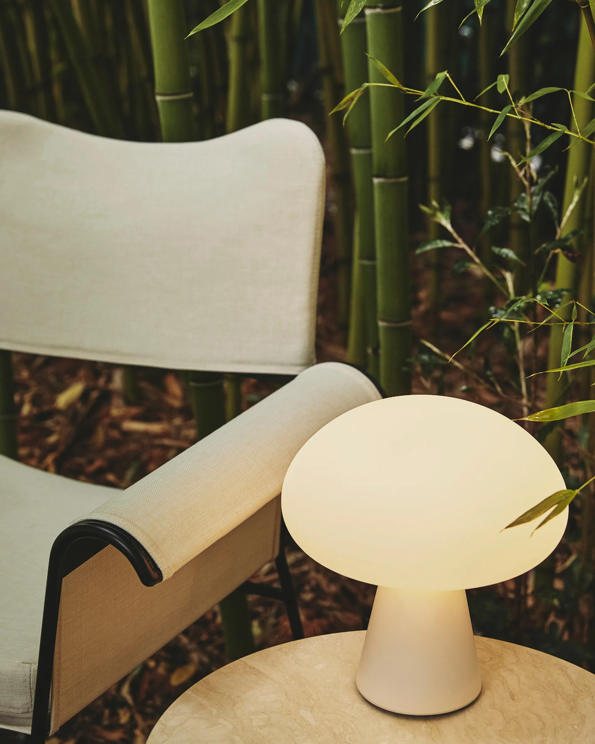 Obello Tischleuchte, Frosted Glass GUBI