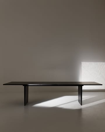 Private Esstisch 100 x 260 cm - Braun-Eiche schwarz gebeizt - GUBI