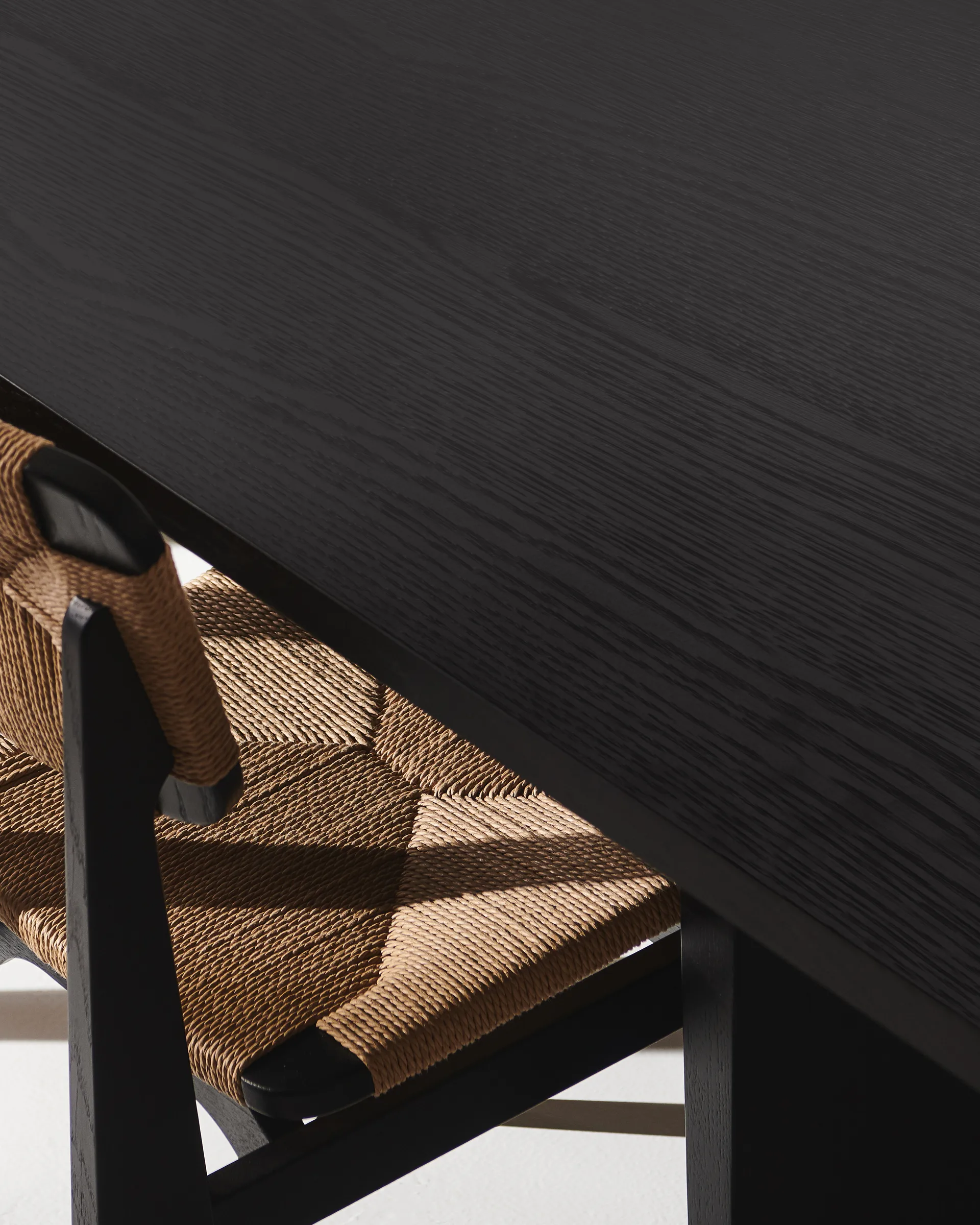 Private Esstisch 100 x 260 cm, Braun-Eiche schwarz gebeizt GUBI