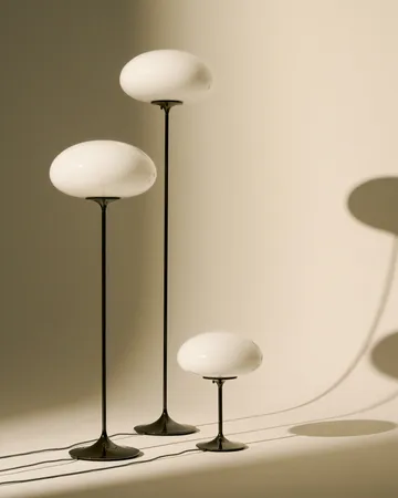 Stemlite Stehleuchte - Pebble grey-Opalglas, 150 cm - GUBI