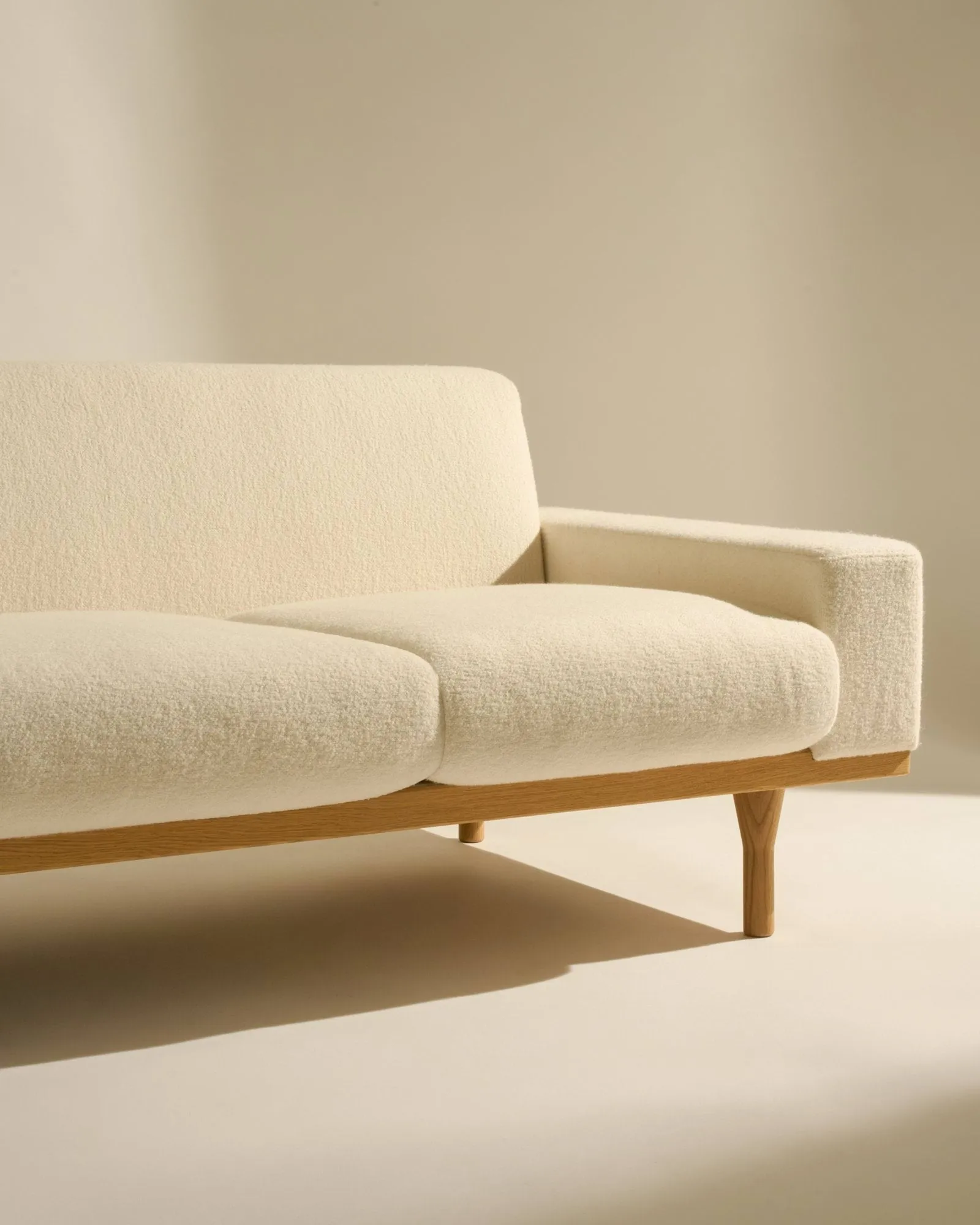 SW50 Sofa, Harp 24 Ivory-geölte Eiche, 4-Sitzer GUBI