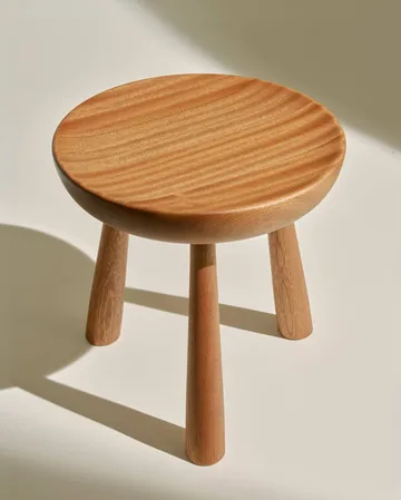 Totto Hocker - Lackiertes Sapeli, Ø31x32,6 cm - GUBI