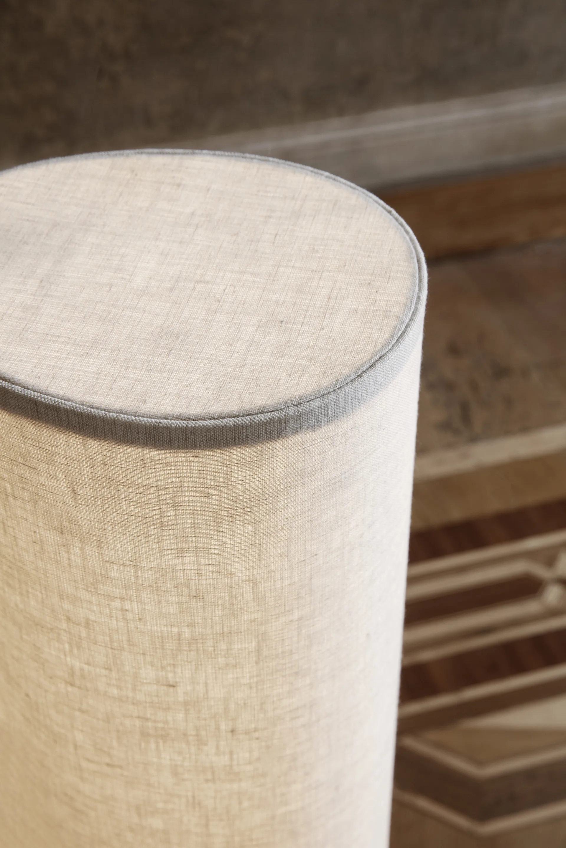 Unbound Stehleuchte 80cm, Canvas-Grauer Marmor GUBI